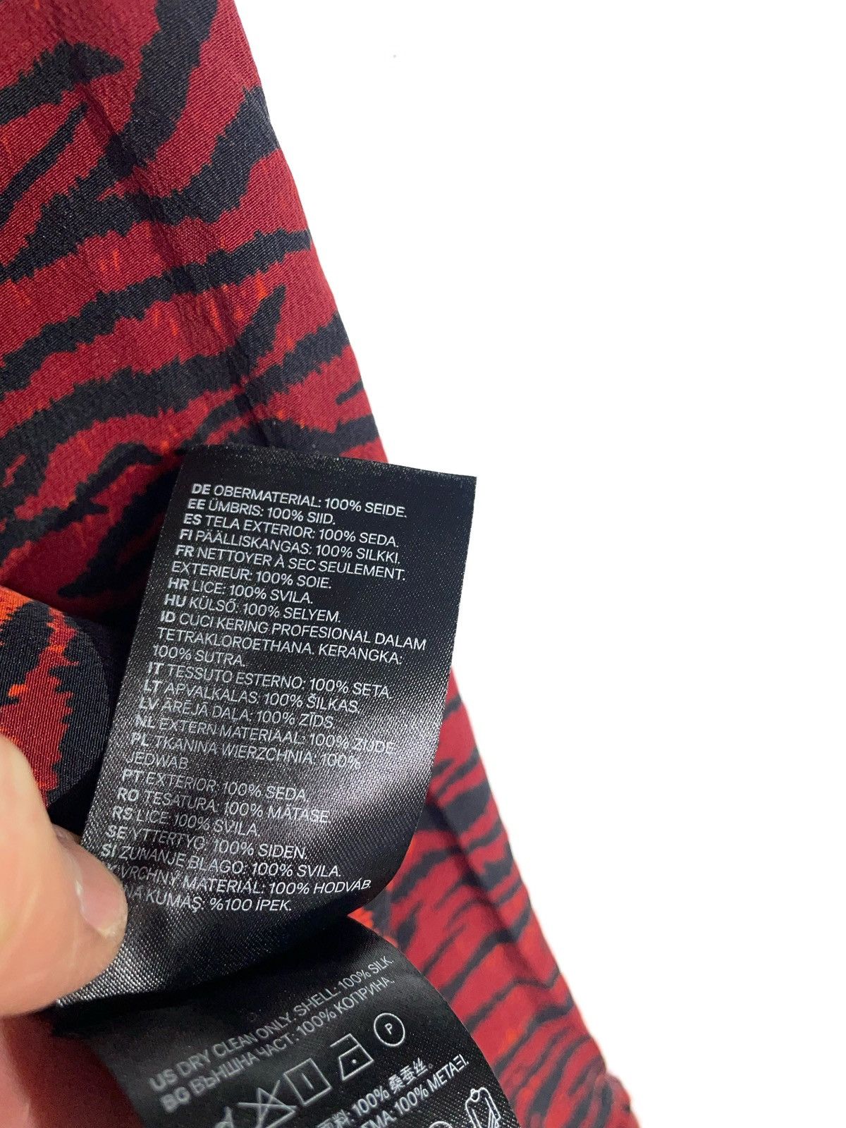 H&M × Kenzo Kenzo x HM Women Red Tiger Silk Blouse Size 36/S Size S / US 4 / IT 40 - 7 Thumbnail