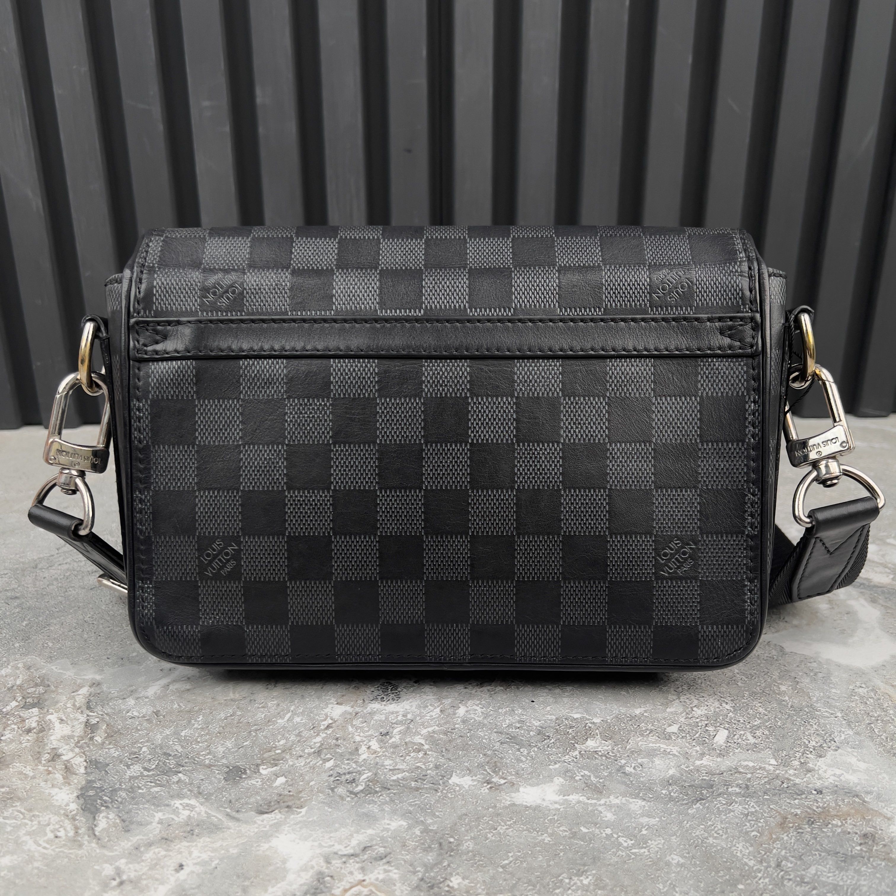 Louis Vuitton Studio Onyx Damier Infini Messenger Black Leather Size ONE SIZE - 3 Thumbnail
