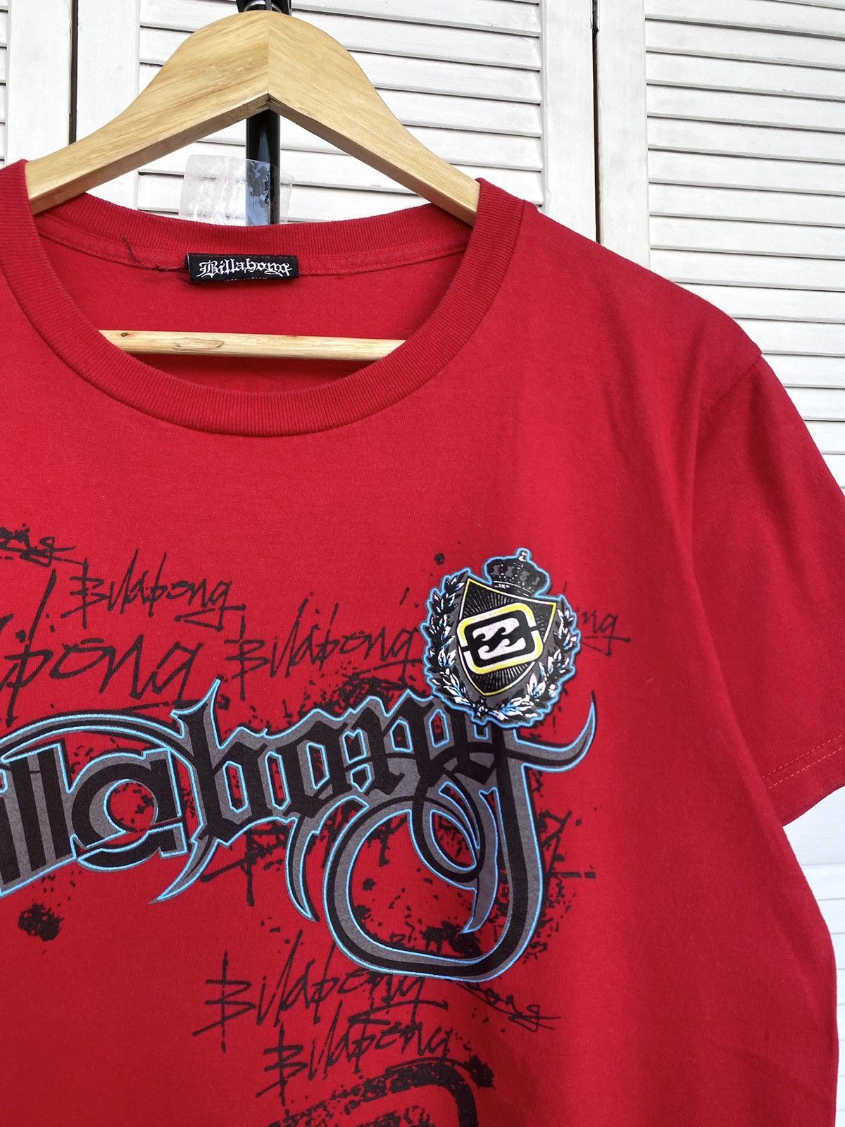 Billabong × Vintage Vintage Billabong Graffiti Logo Tee Shirt Y2K Surf Boarding Size US S / EU 44-46 / 1 - 5 Thumbnail