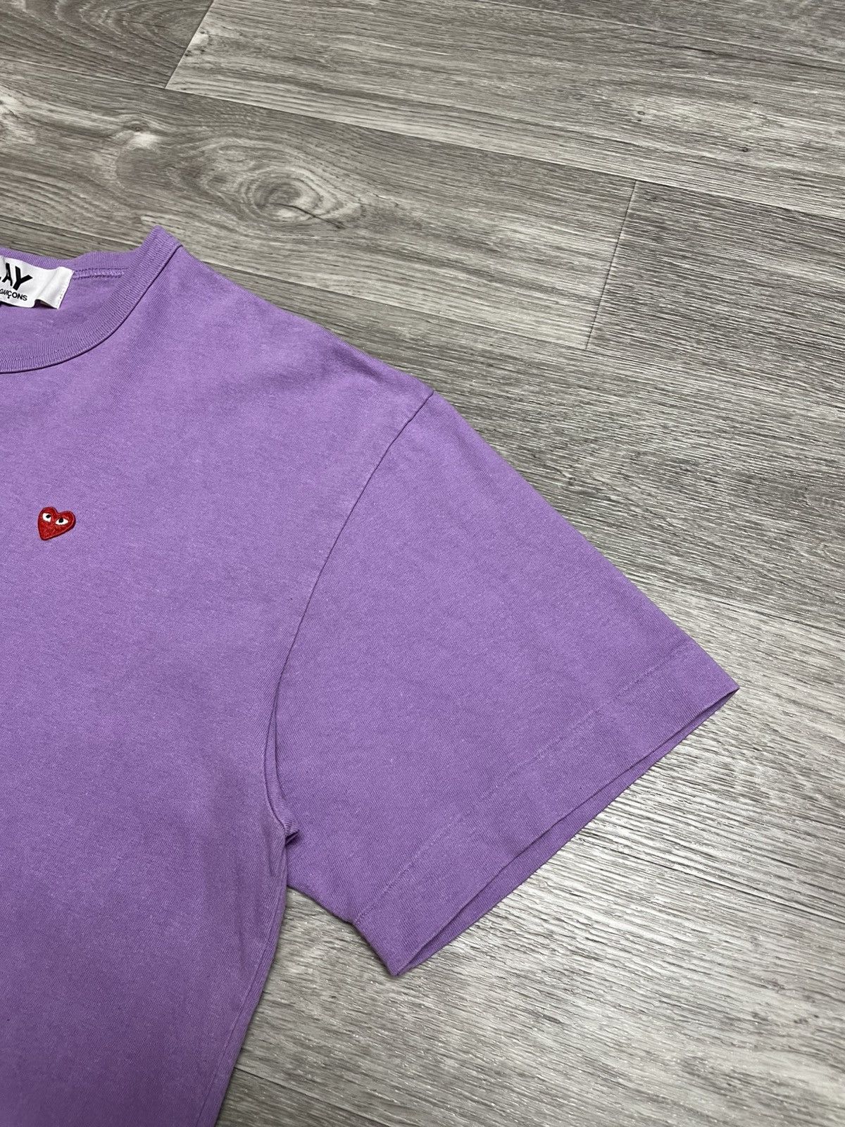 Comme des Garcons PLAY Comme Des Garcons CDG PLAY Purple Mini Heart Logo T-Shirt Size US XXL / EU 58 / 5 - 5 Thumbnail