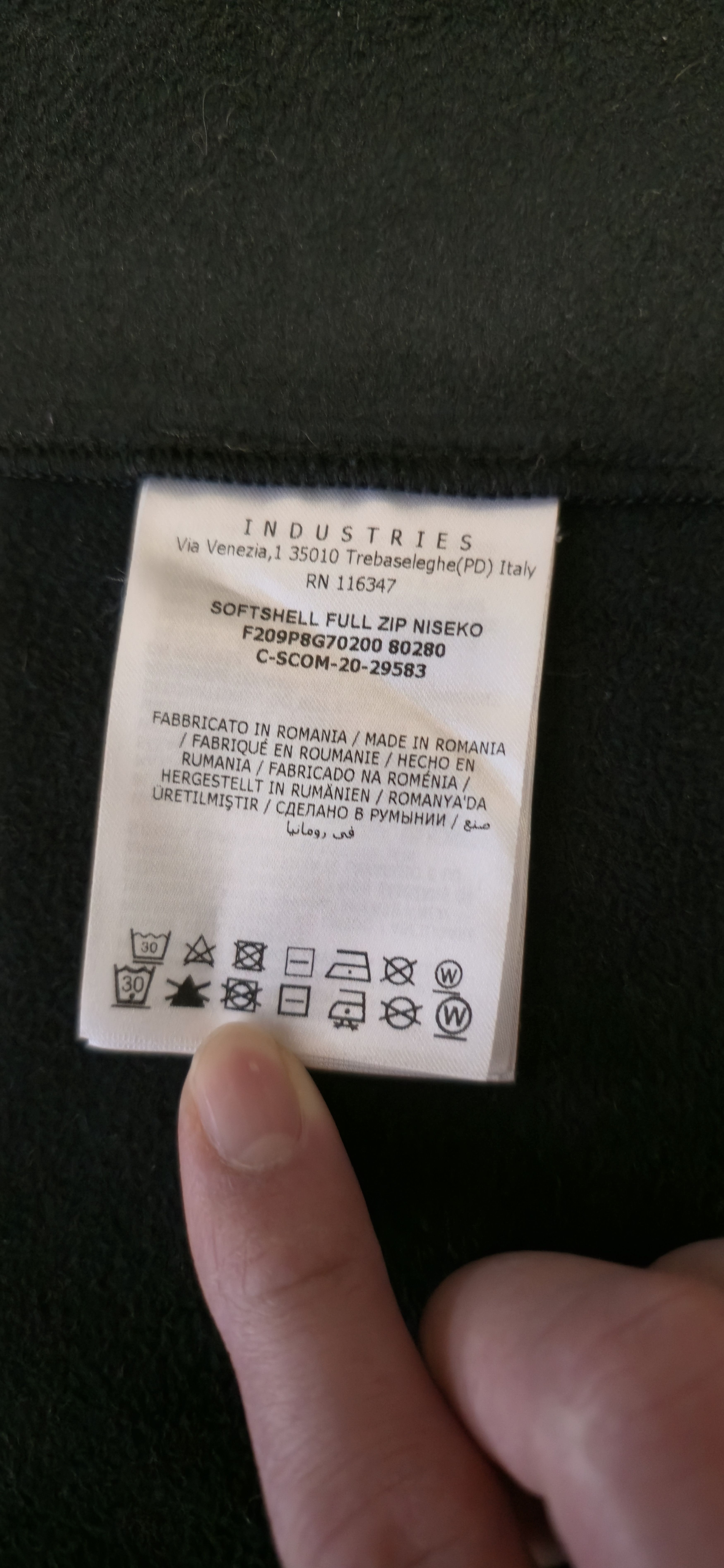 Moncler Grenoble ULTRA RARE Moncler Grenoble x Niseko Black Japan VIP Edition Size US L / EU 52-54 / 3 - 13 Thumbnail