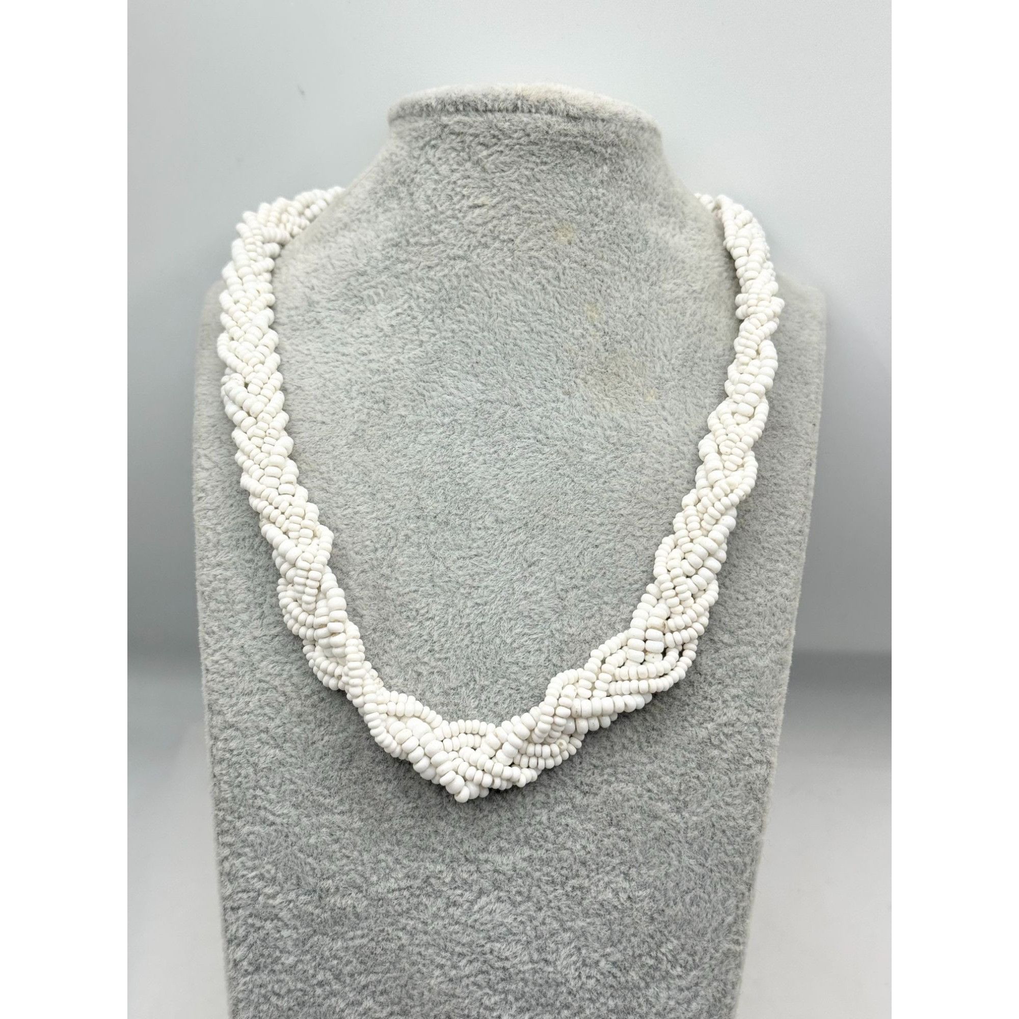 Vintage Vintage white milk glass braided beaded necklace Size ONE SIZE - 1 Thumbnail