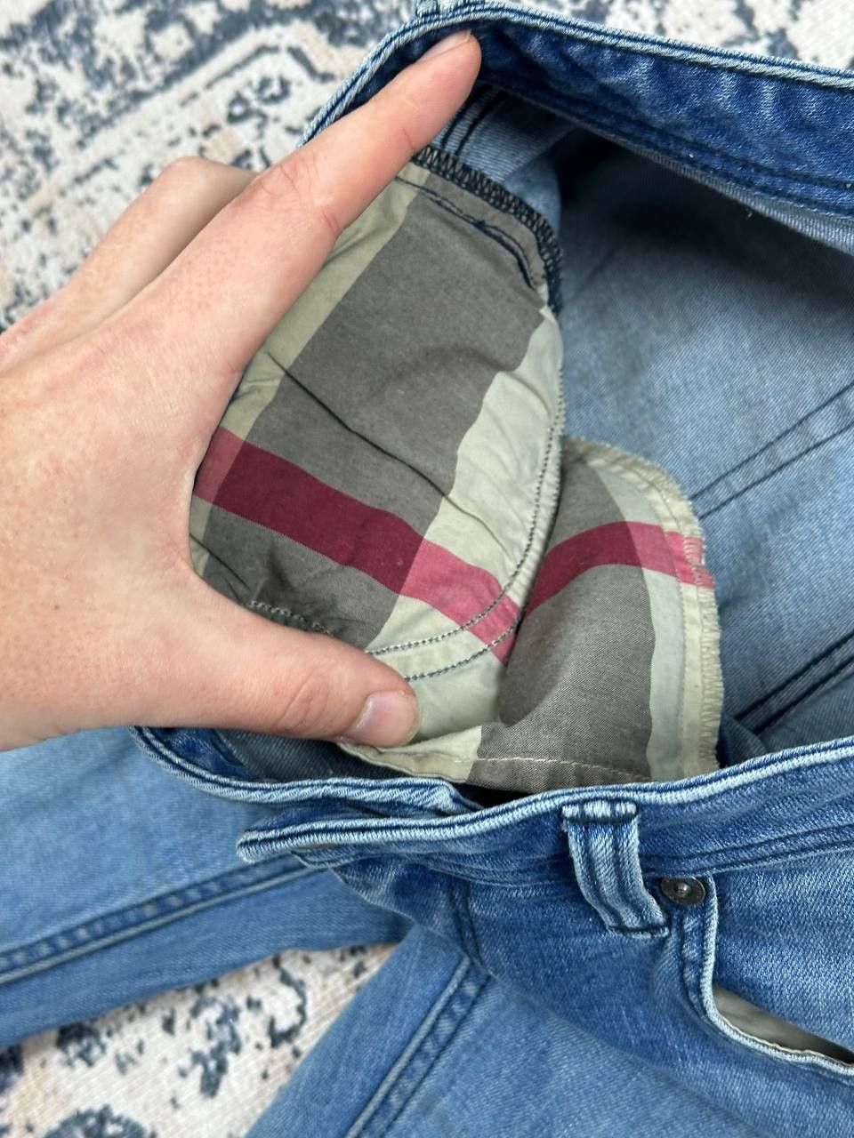 Burberry × Vintage Vintage Burberry Cropped Light Denim Jeans Size 27" / US 4 / IT 40 - 9 Thumbnail