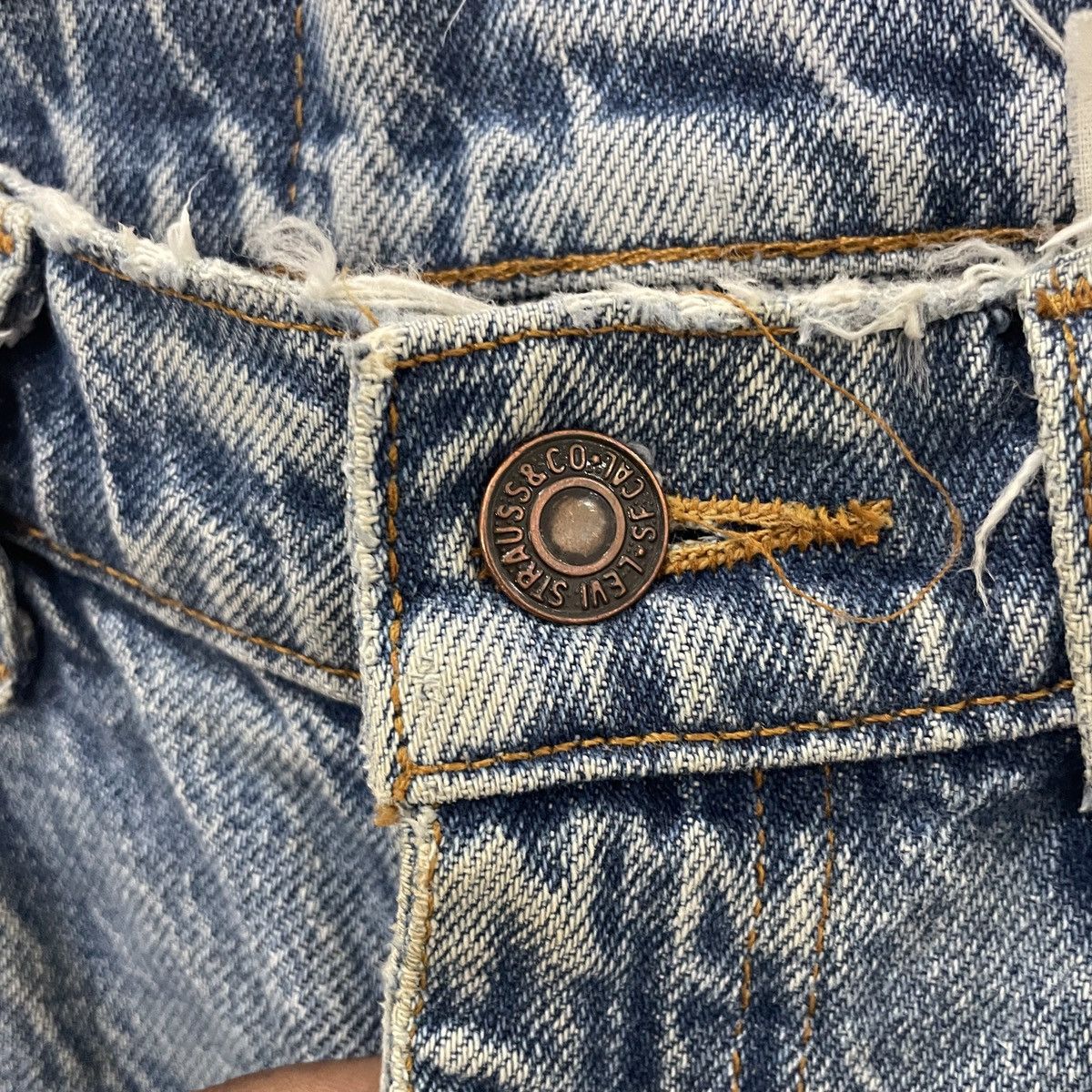Levi's Vintage Levis 505 Distressed Denim Jeans Size US 31 - 5 Thumbnail
