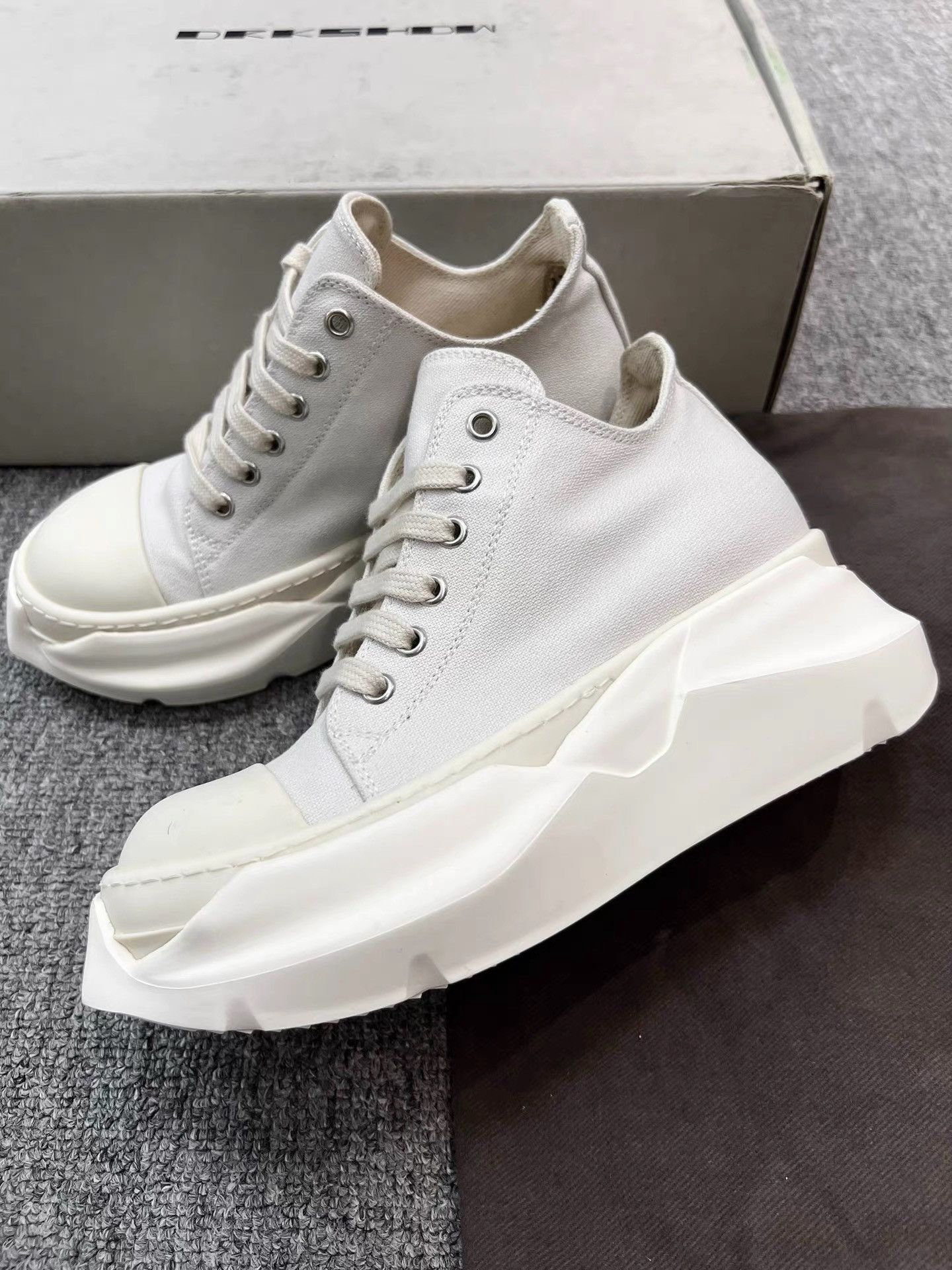 Rick Owens Rick Owens DRKSHDW Rare Off-White Tank Sole Ramones K34 Size US 5 / IT 35 - 4 Thumbnail
