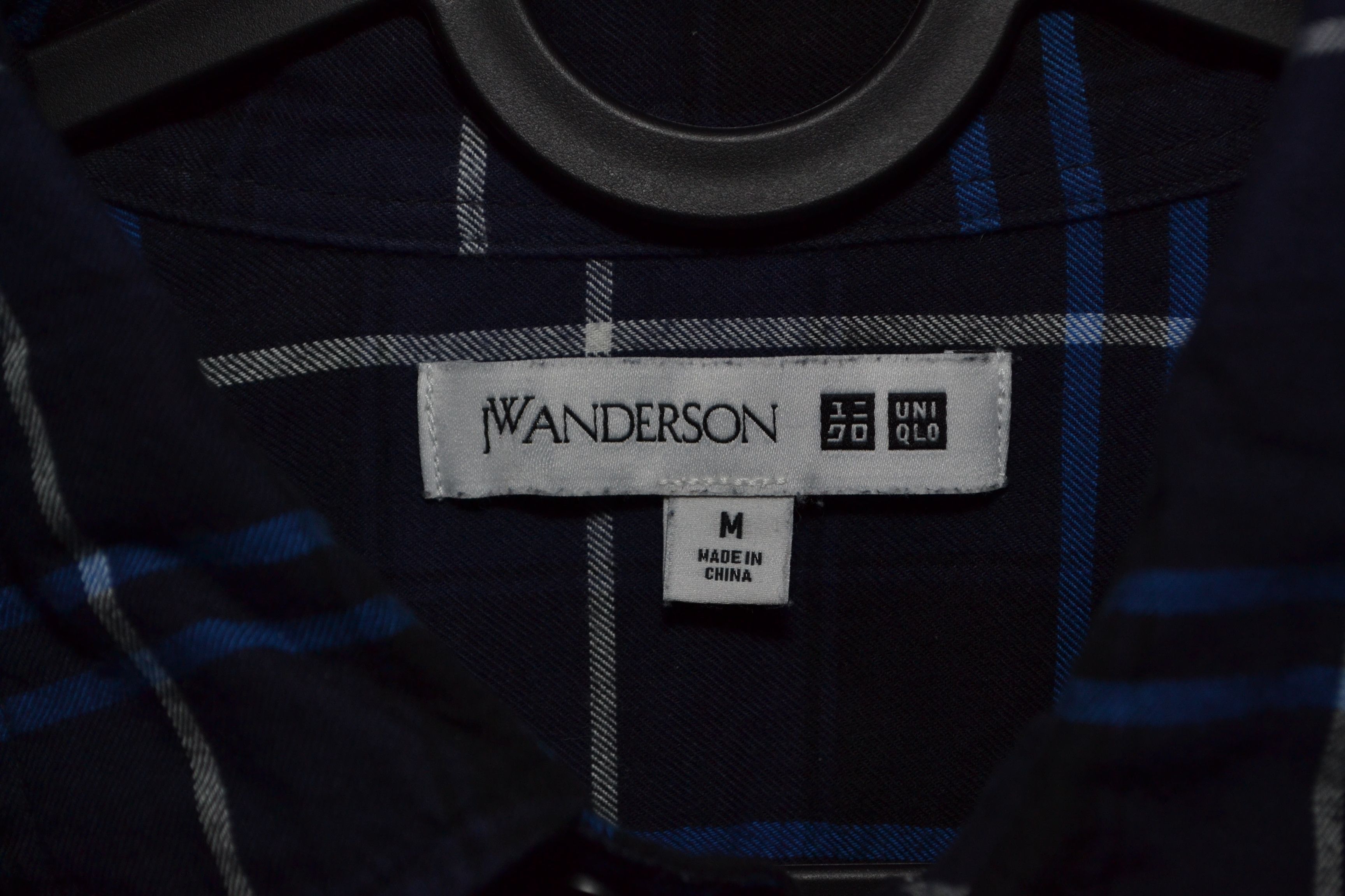 JW Anderson × Uniqlo JW Anderson x Uniqlo contrast Sleeve Buttonup Size M Size US M / EU 48-50 / 2 - 3 Thumbnail