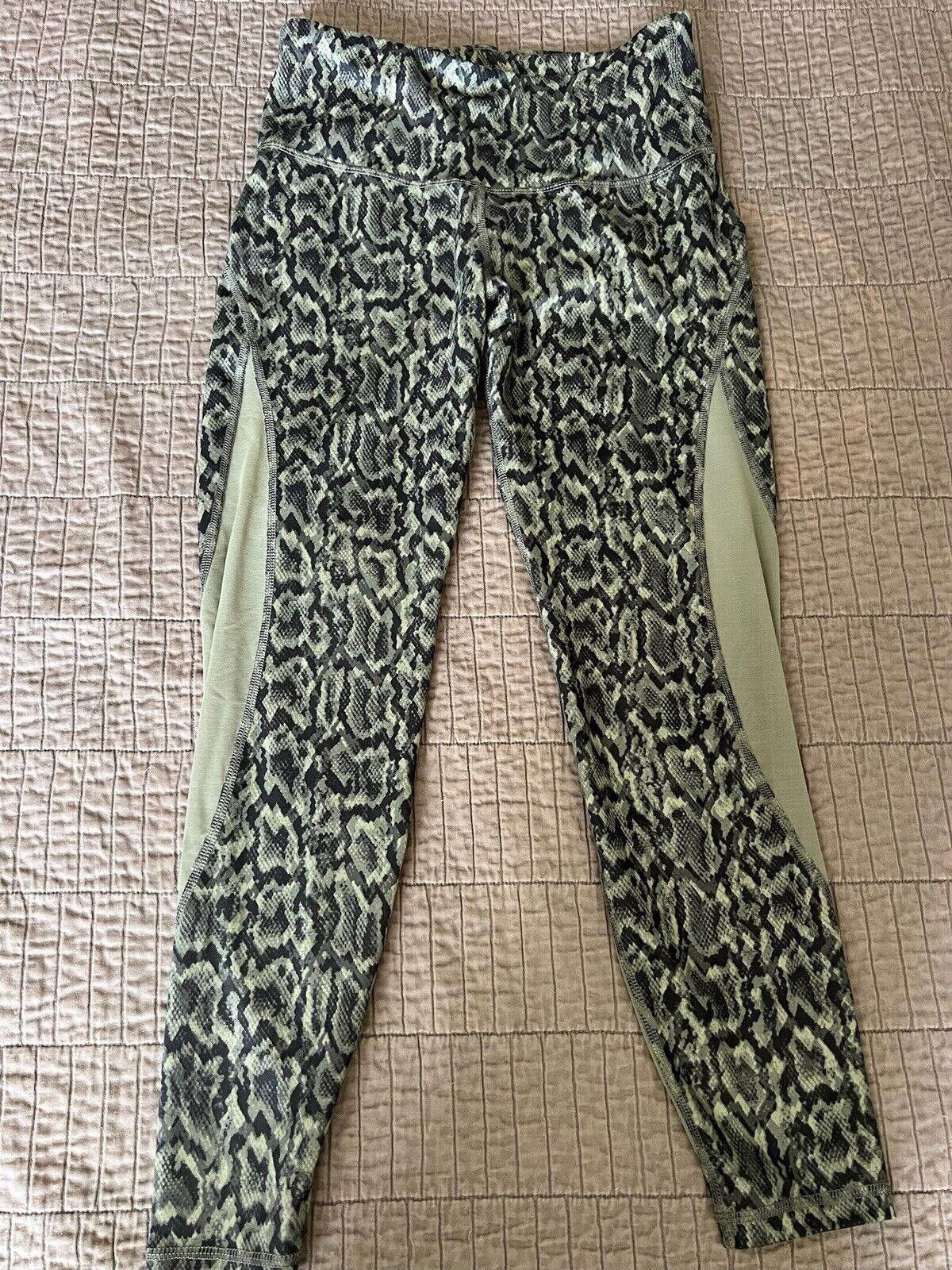 Old Navy Old Navy Active High Rise Elevate Mesh 7/8 Leggingg Snake Size 30" / US 8 / IT 44 - 1 Thumbnail