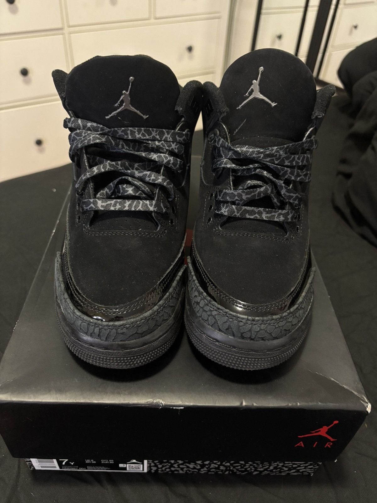 Jordan Brand Air Jordan 3 Retro GS Size US 7 / EU 40 - 1 Thumbnail