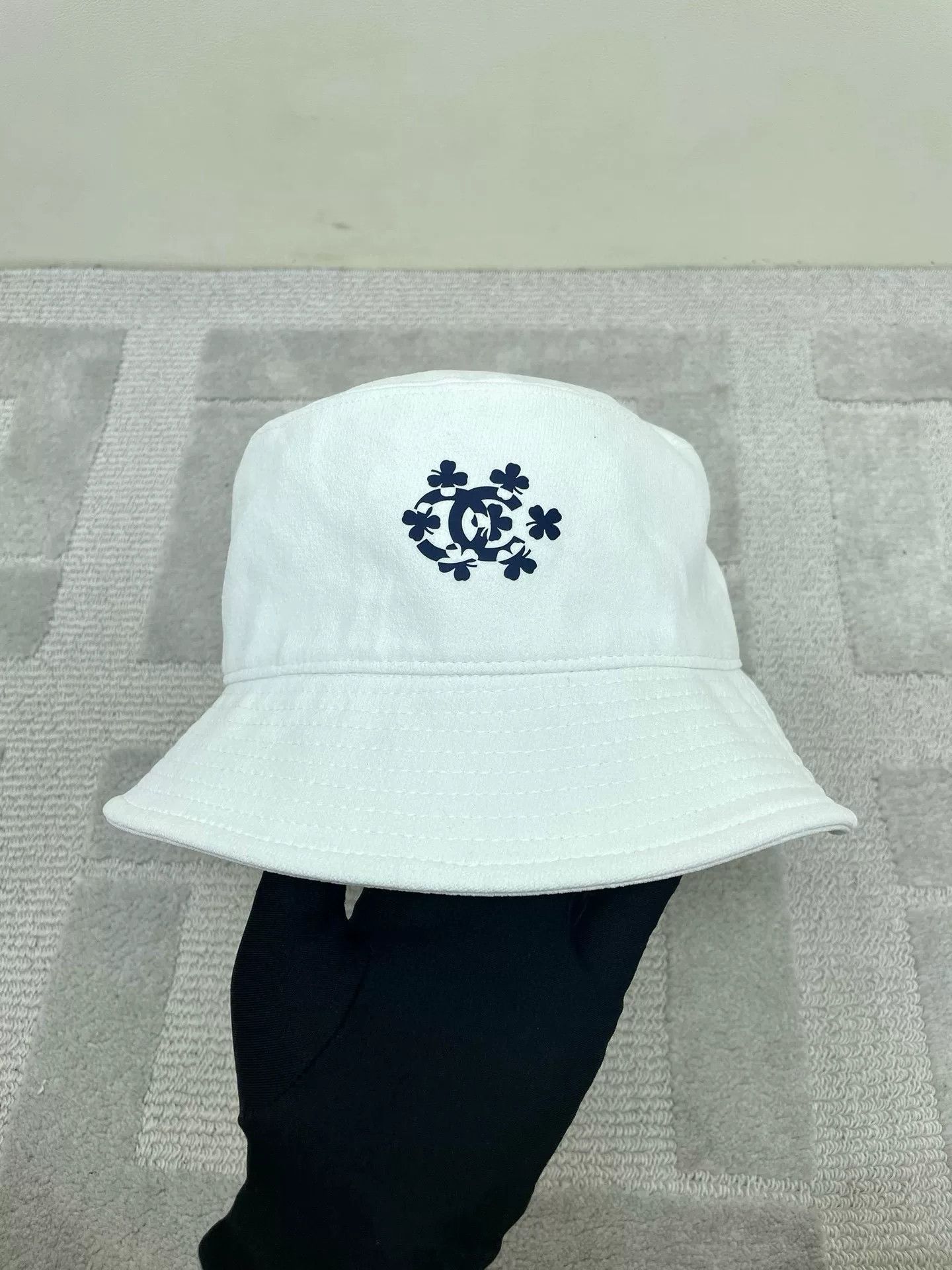 Chanel chanel white fisherman's hat size large Size ONE SIZE - 1 Thumbnail