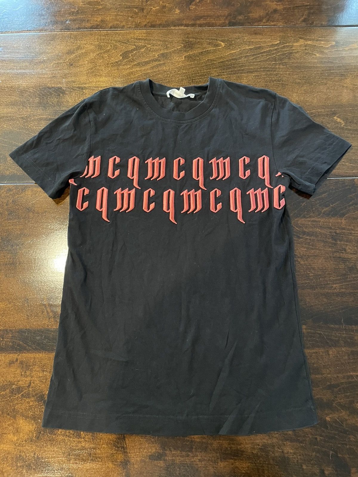 McQ Alexander McQueen McQ Gothic Logo T Shirt Size M / US 6-8 / IT 42-44 - 1 Thumbnail