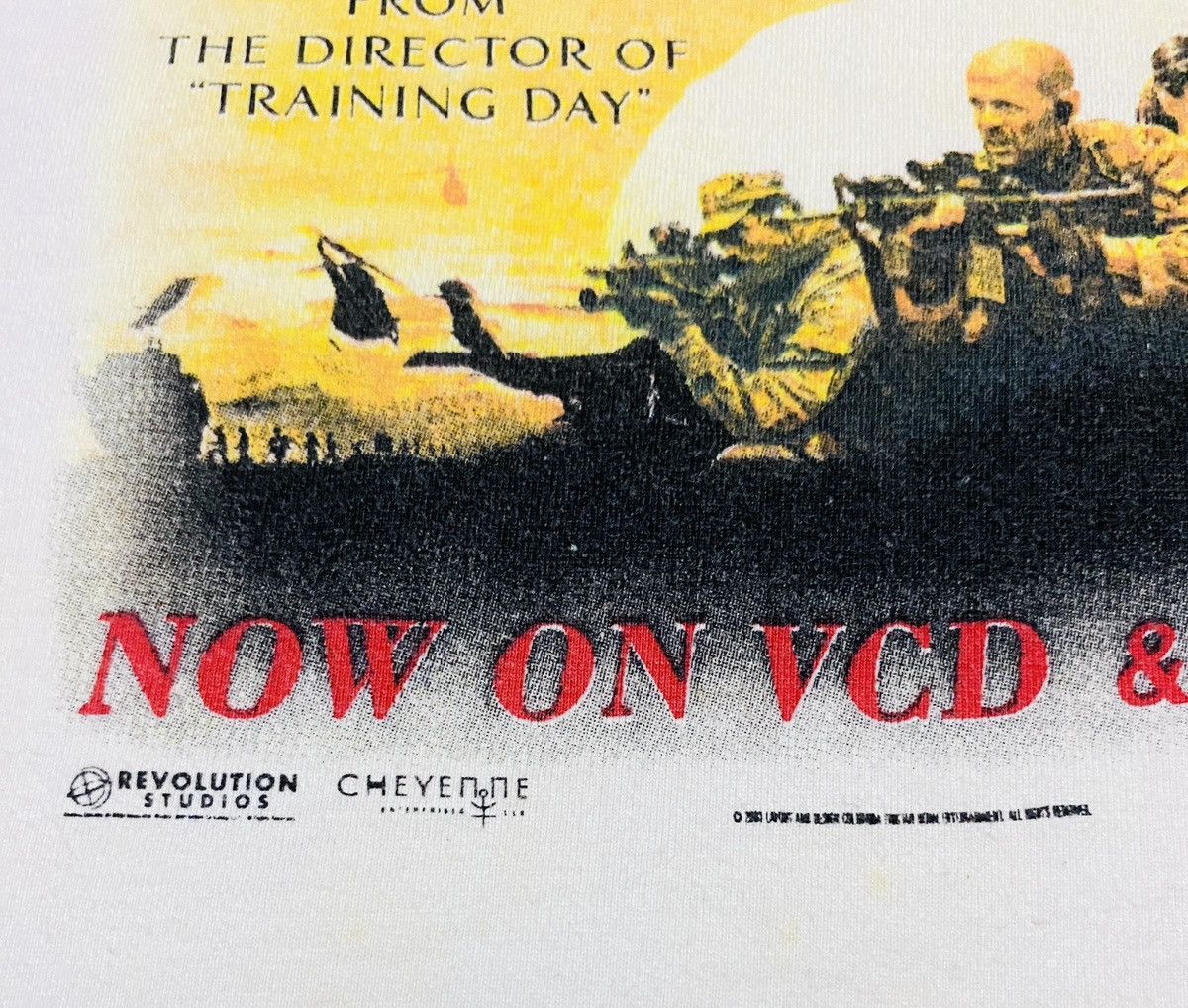 Vintage Vintage Movie Action Movie Tears Of The Sun T-shirt 2003s Size US M / EU 48-50 / 2 - 8 Thumbnail