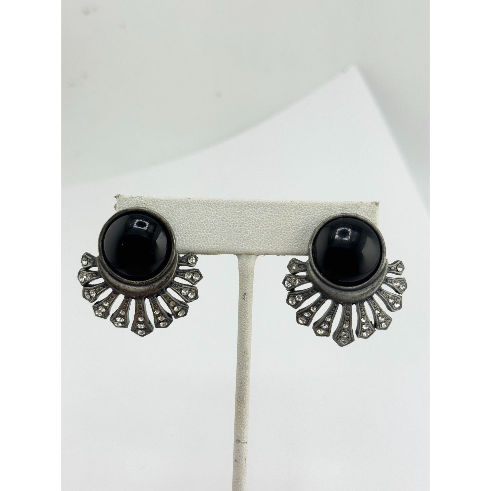 Vintage Vintage black glass rhinestone earrings Size ONE SIZE - 4 Thumbnail