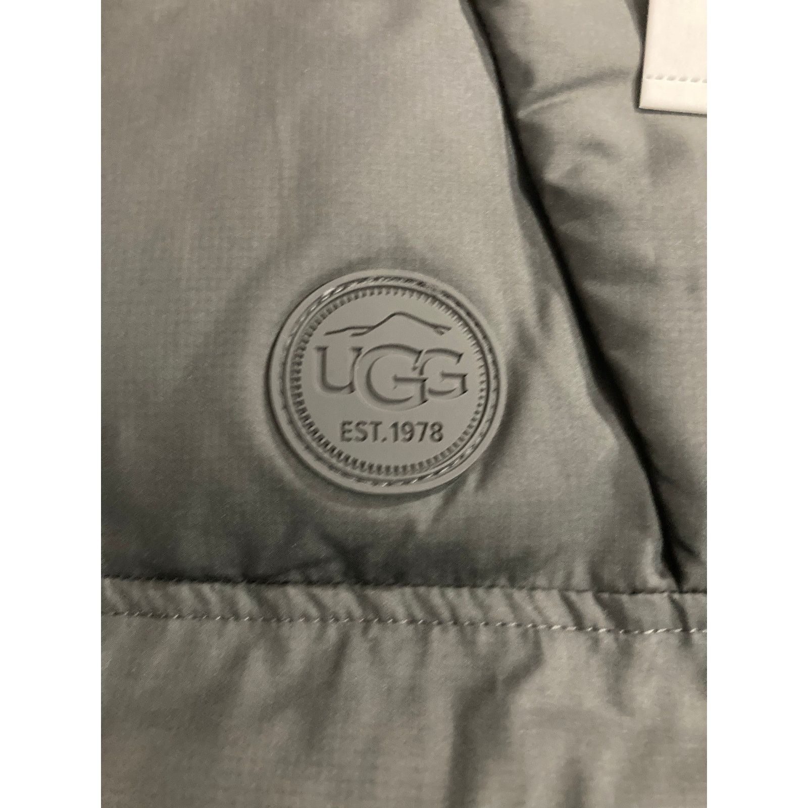 Ugg Ugg Australia Men’s Zoltan Sherpa Puffer Vest Sz Sm Das Gray Size US S / EU 44-46 / 1 - 3 Thumbnail