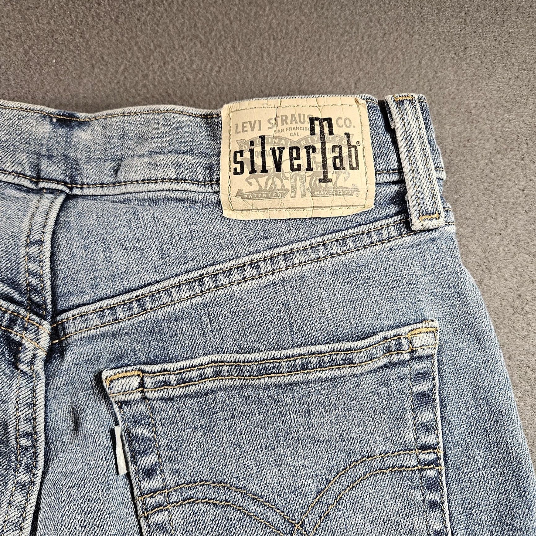 Levi's VINTAGE Levi's SilverTab Jeans Women 28x27 Light Wash Mom High Rise Tapered Denim Relaxed Blue 27 In Inseam Zip Pockets Womens Jeans Size 28" / US 6 / IT 42 - 3 Thumbnail