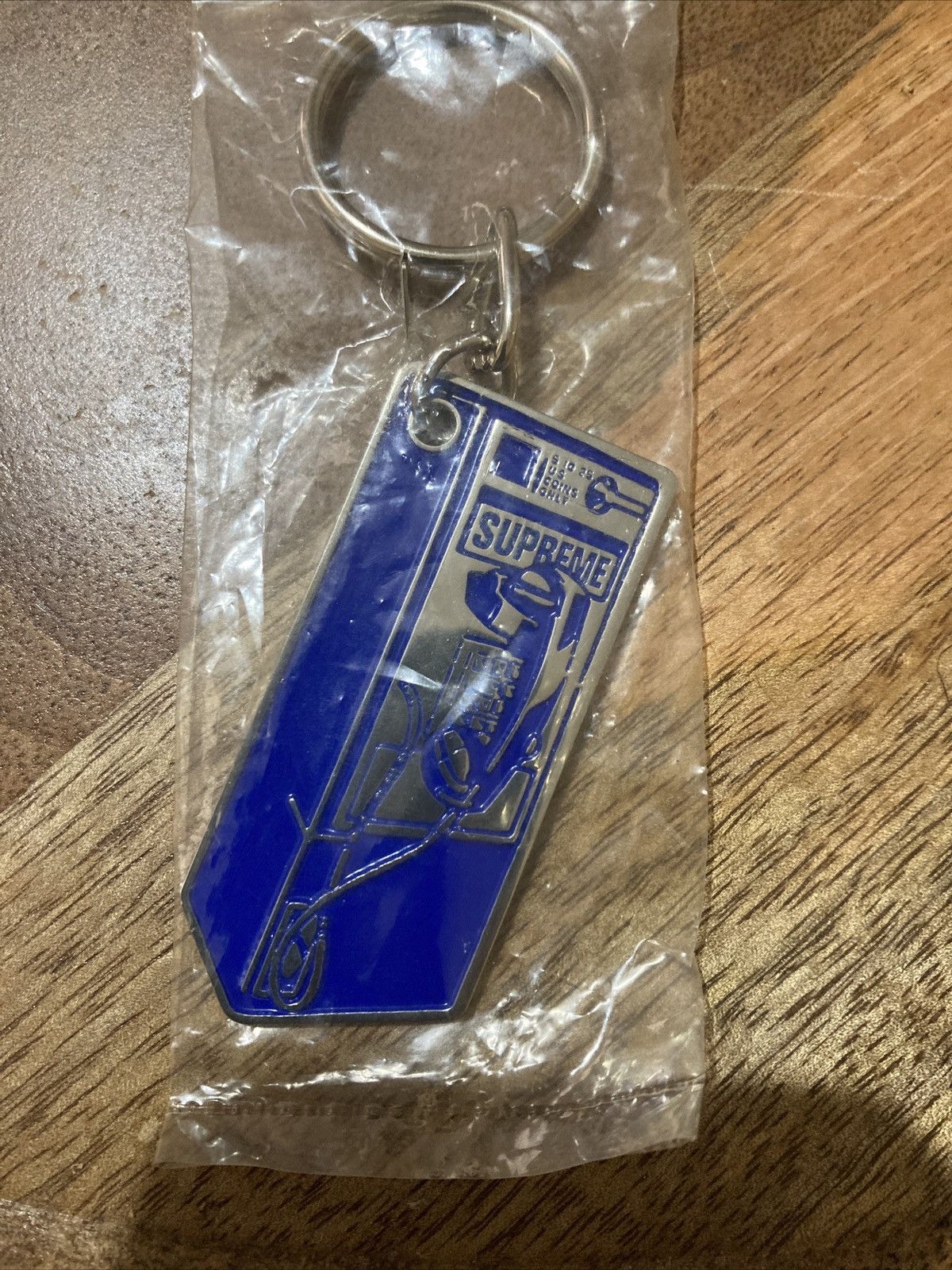 Supreme Supreme Payphone Phone Booth Key Chain Size ONE SIZE - 3 Thumbnail