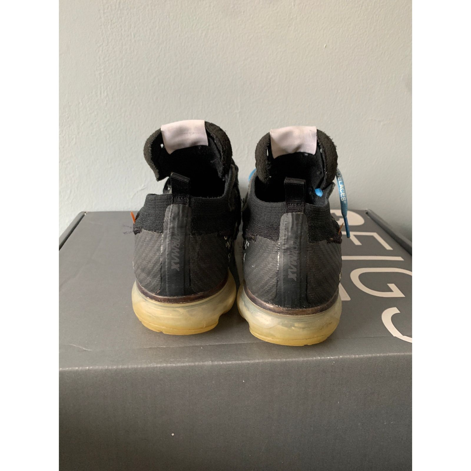 Nike Nike Air VaporMax Off-White Black 2018 Size 10.5 Used Size US 10.5 / EU 43-44 - 2 Thumbnail