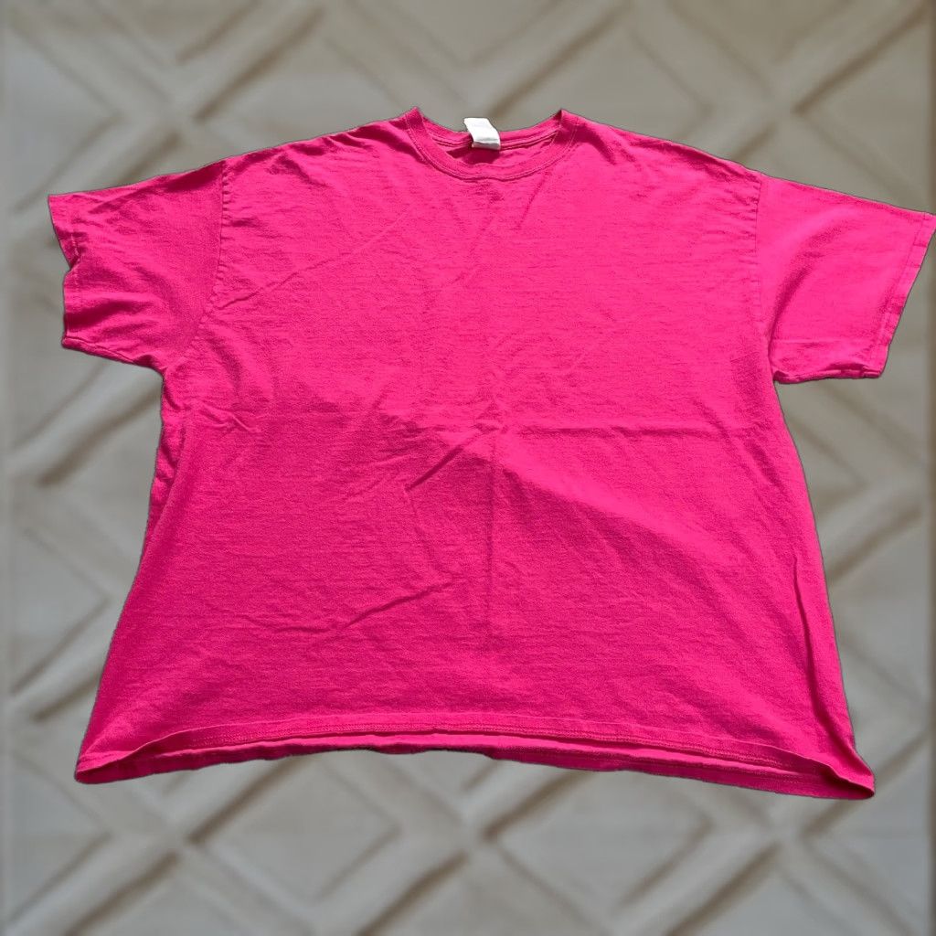 Gildan GILDAN Ultra Cotton Graphic T-Shirt Unisex 2XL Pink College Tour Tee Mens Size US XXL / EU 58 / 5 - 1 Thumbnail