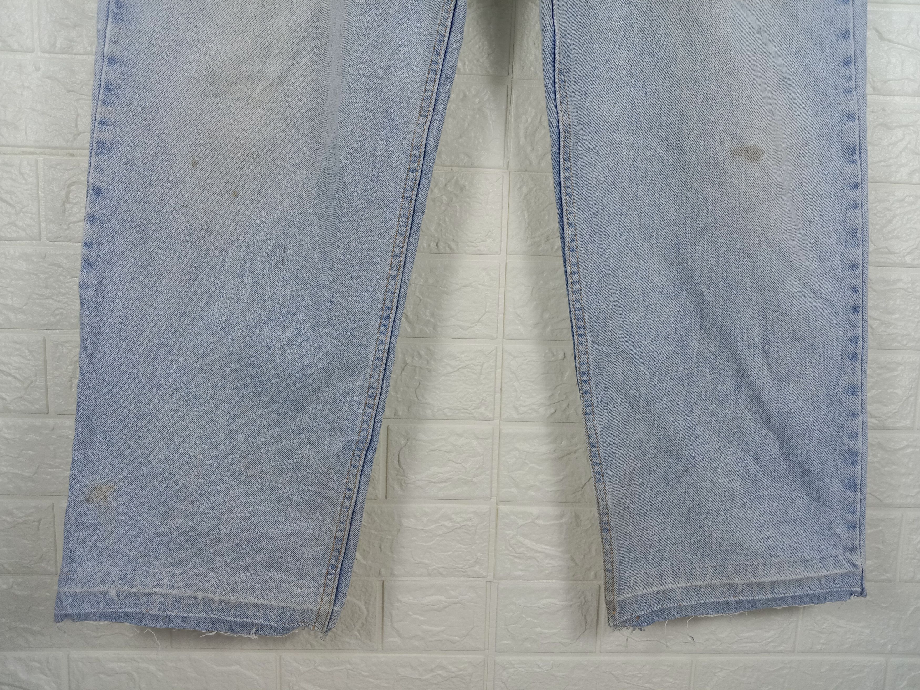 Levi's Vintage Levi's 550 Jeans Light Wash Relaxed Fit Denim Size US 39 - 4 Thumbnail