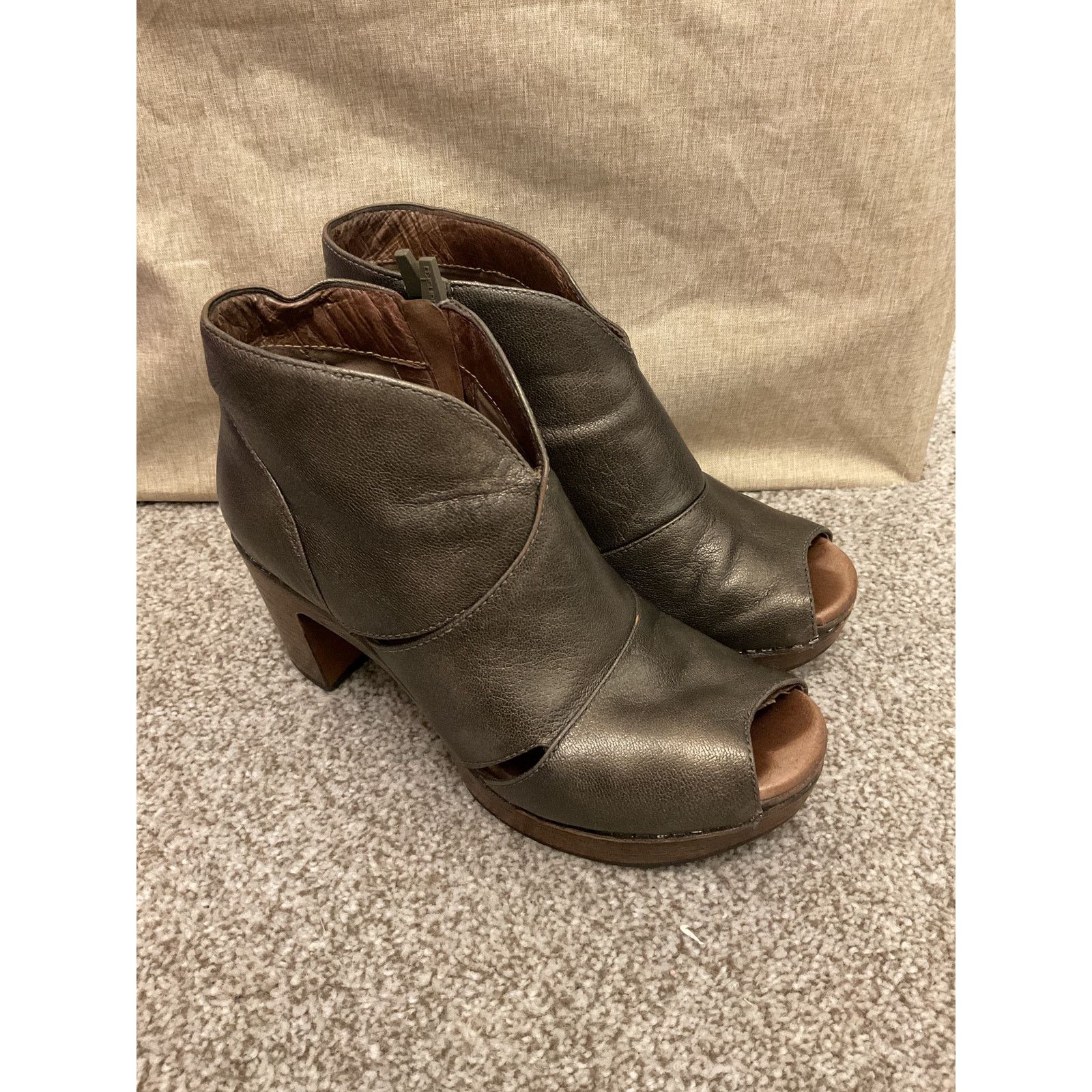 Dansko Dansko Delphina Peep Toe Bootie Aged Bronze Metallic,37 Size US 7 / IT 37 - 2 Thumbnail