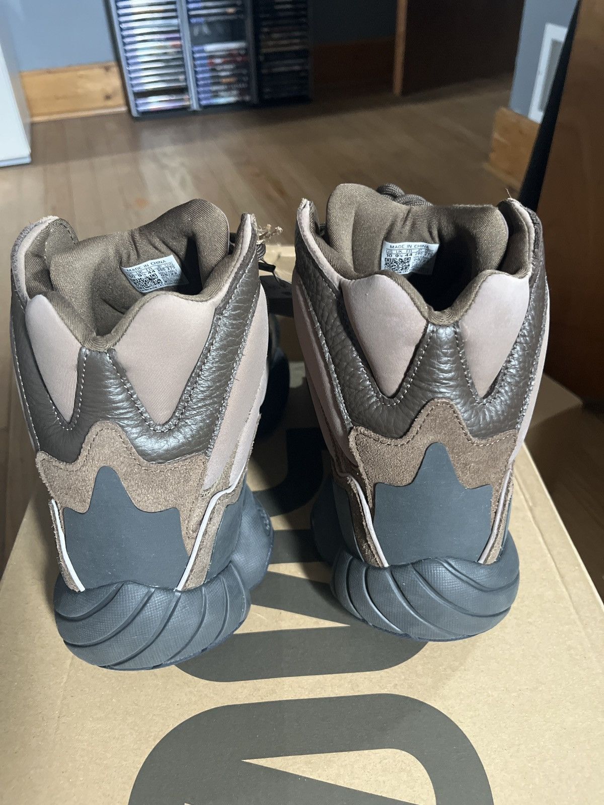 Adidas × Kanye West Adidas Yeezy 500 high ‘Taupe Black’ 2022 Size US 10 / EU 43 - 4 Thumbnail