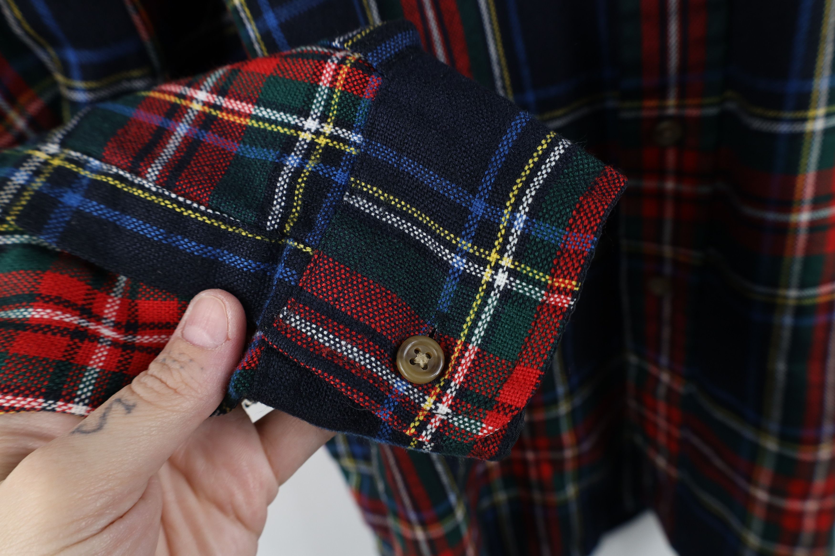 Vintage Vintage 90s Streetwear Distressed Knit Collared Button Shirt Size US L / EU 52-54 / 3 - 7 Thumbnail