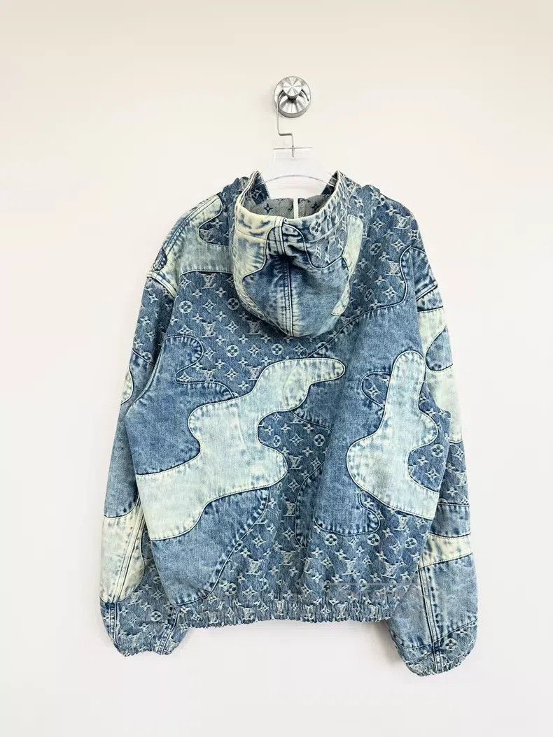 Louis Vuitton Louis Vuitton Blue print full print structural panel zip-u Size US M / EU 48-50 / 2 - 2 Thumbnail