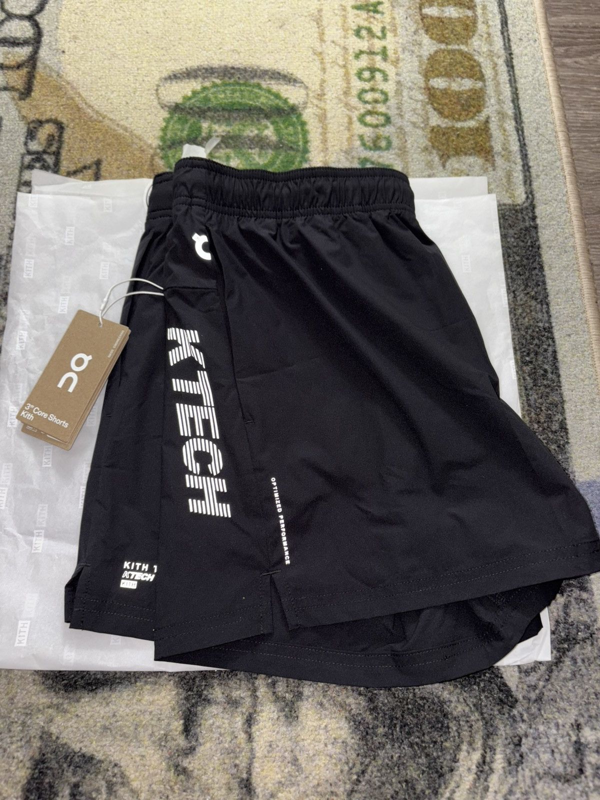 Kith × On Kith x On Core 3” Shorts (MEDIUM) Size 28" / US 6 / IT 42 - 1 Thumbnail