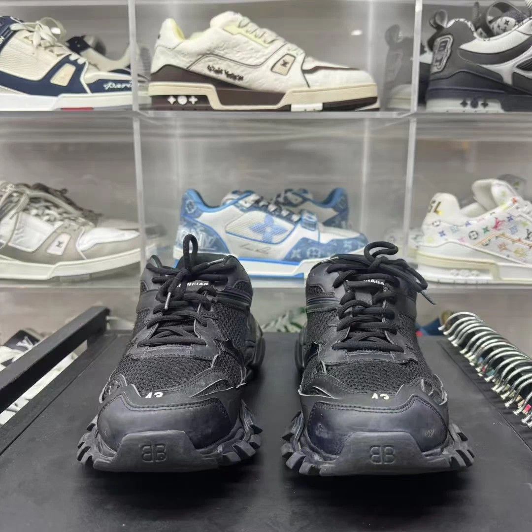 Balenciaga Balenciaga Track 3 Black Size 43 Mint Condition Size US 10 / EU 43 - 5 Thumbnail