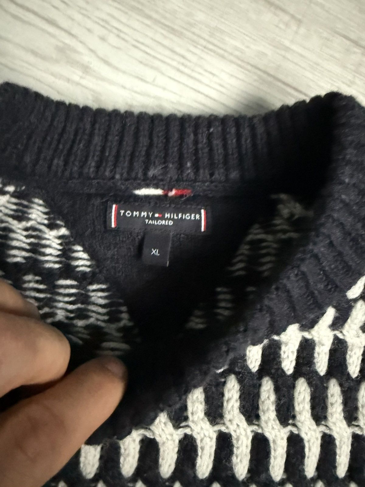 Tommy Hilfiger × Vintage Vintage Tommy Hilfiger Knit crewneck Sweater Size US XL / EU 56 / 4 - 4 Thumbnail