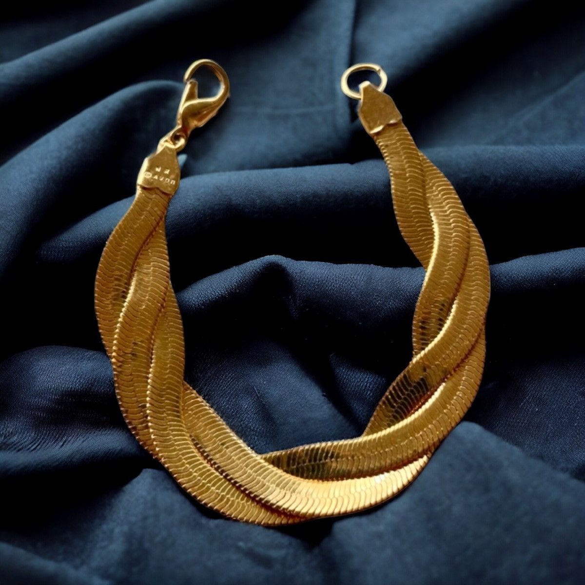 Vintage Vintage NR Avon gold braided herringbone chain bracelet Size ONE SIZE - 1 Thumbnail
