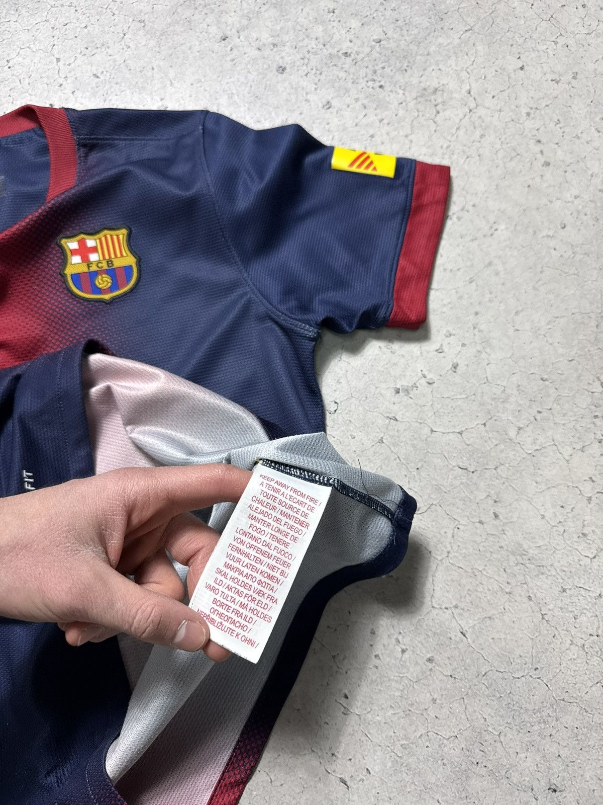 Nike Nike FC Barcelona 2012/2013 Vintage Soccer Jersey Size US S / EU 44-46 / 1 - 9 Thumbnail