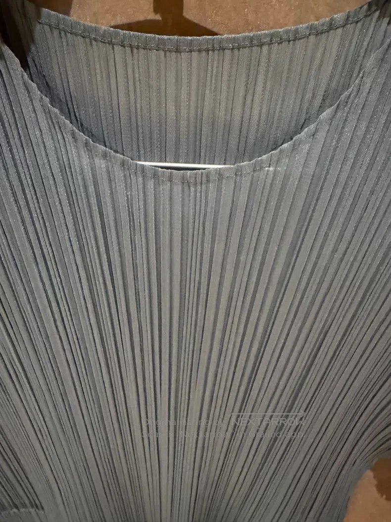Issey Miyake Issey Miyake Pleated Top Size XXS / US 00 / IT 34 - 2 Thumbnail