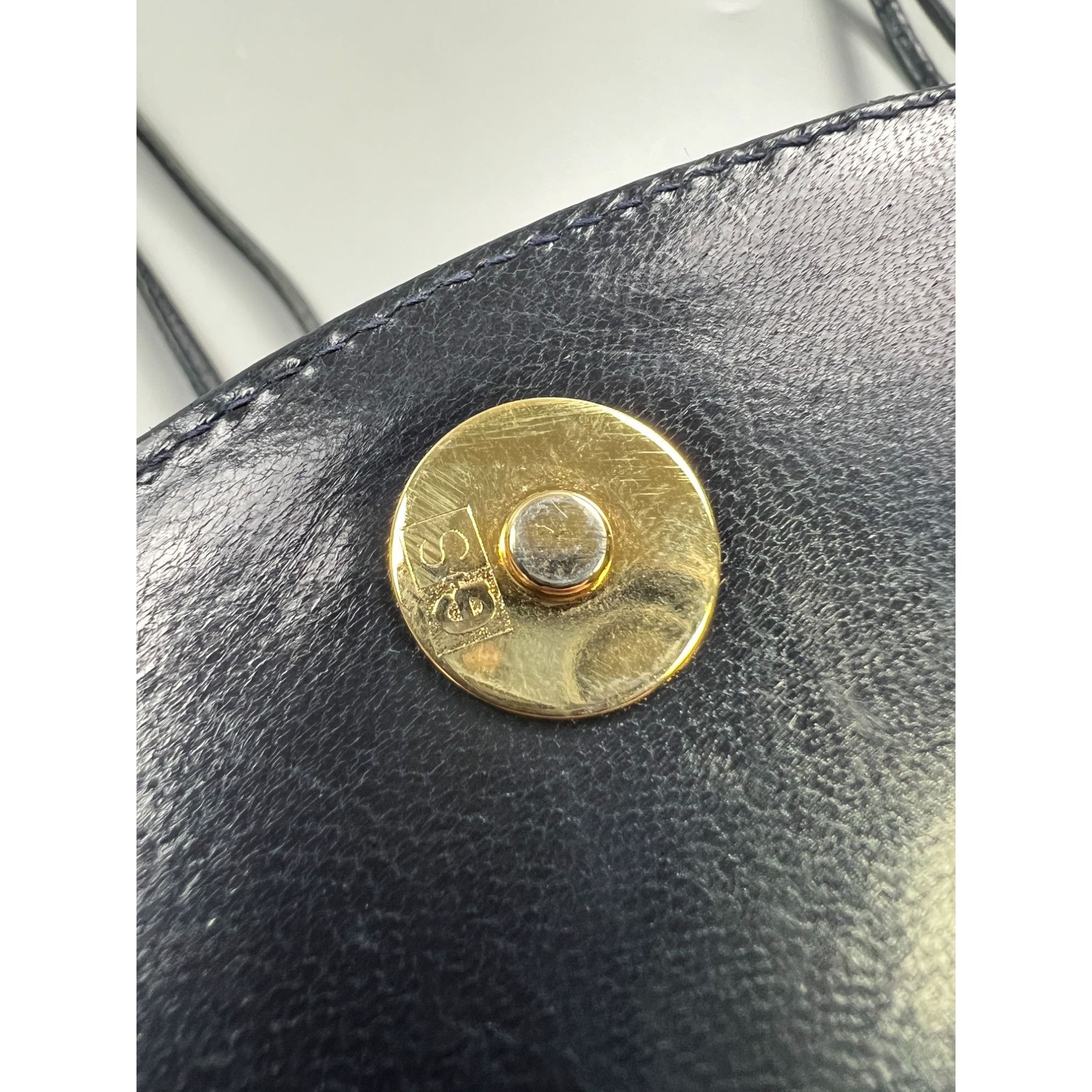 Bally Women’s Bally Vintage Leather Clutch (Y0995) Size ONE SIZE - 5 Thumbnail