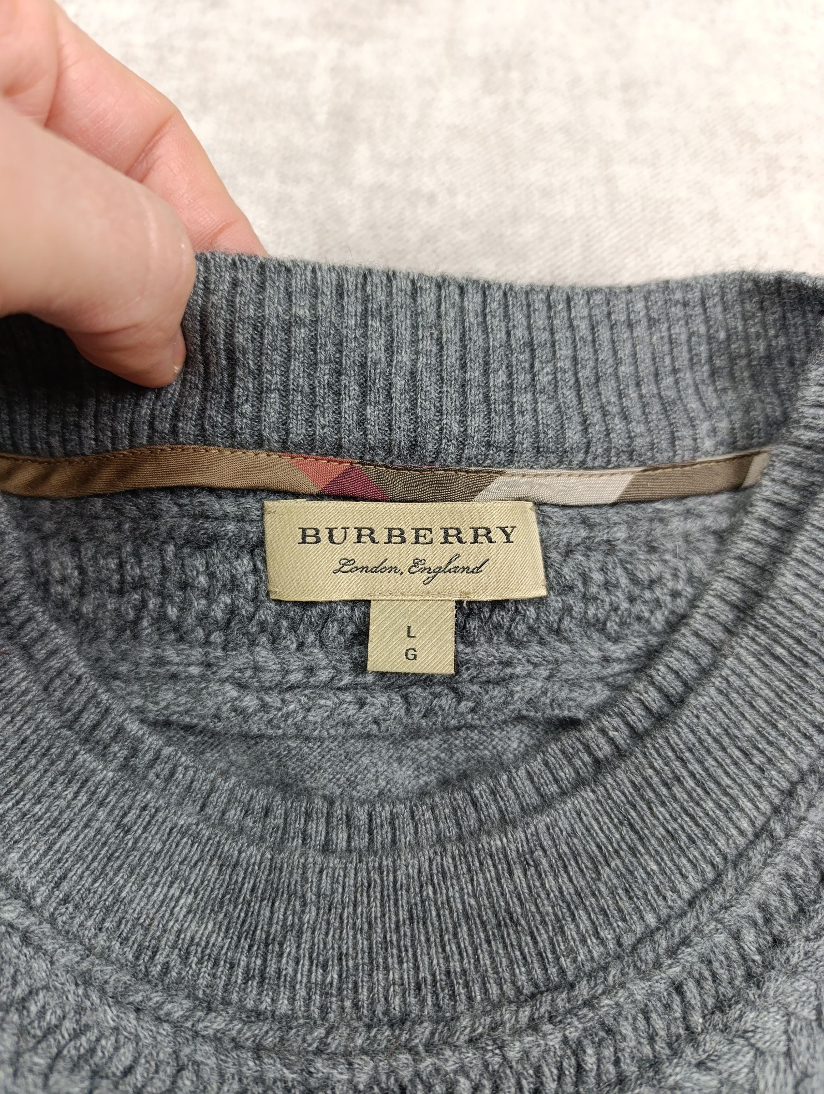 Burberry BURBERRY WOMENS CABLE KNIT YORK CASHMERE SWEATER Size L / US 10 / IT 46 - 3 Thumbnail