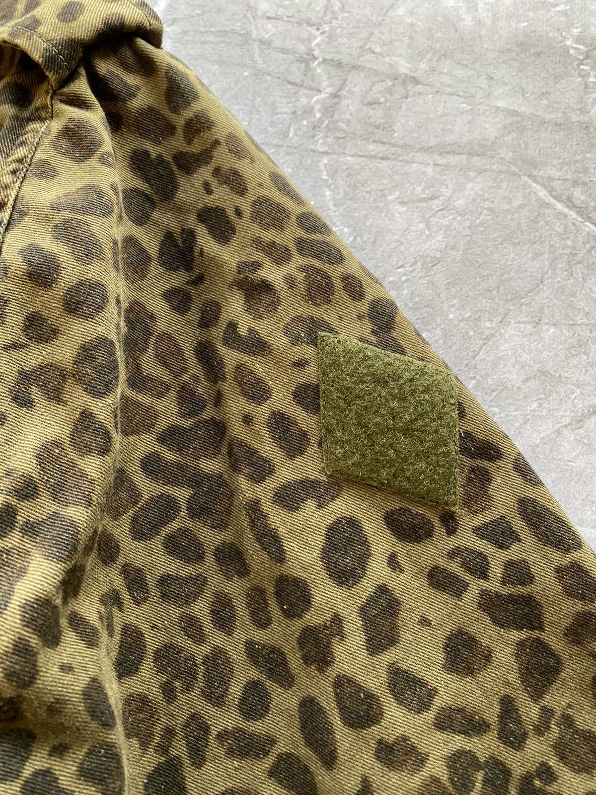 Saint Laurent Paris × Yves Saint Laurent Rare Saint Laurent Paris Leopard Print Military Jacket Y2K Size US M / EU 48-50 / 2 - 12 Thumbnail
