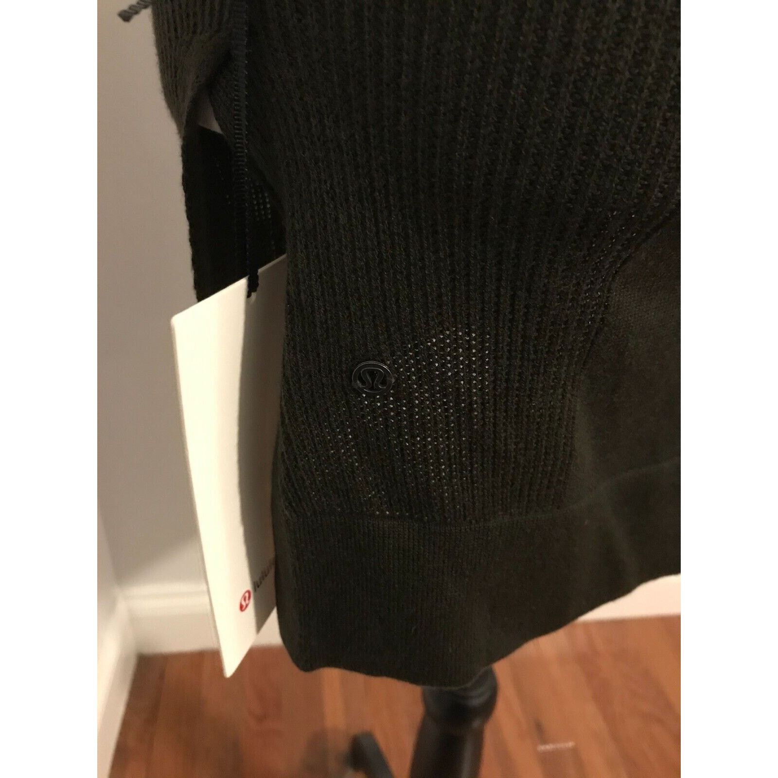 Lululemon Lululemon Travel the Distance Tunic Dark Olive - NWT Size XS / US 0-2 / IT 36-38 - 4 Thumbnail
