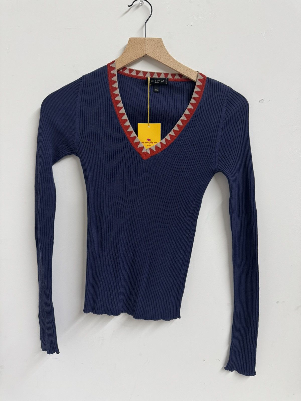 Etro Etro Ribbed V-Neck Knit Top – IT 40 – New With Tags Size M / US 6-8 / IT 42-44 - 1 Thumbnail