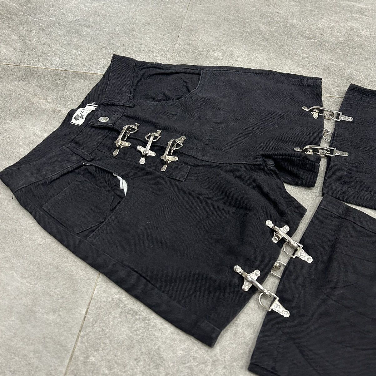 Japanese Brand MAD-Punk Buckle Black Jeans Size US 27 - 4 Thumbnail