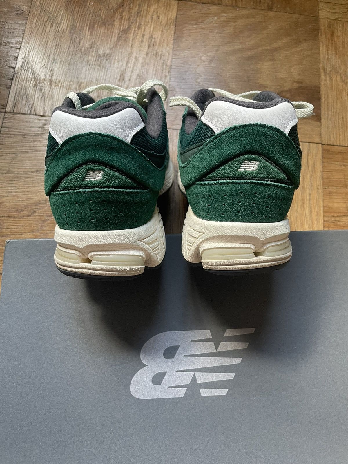 New Balance 2002r Nightwatch Green Size US 10.5 / EU 43-44 - 4 Thumbnail