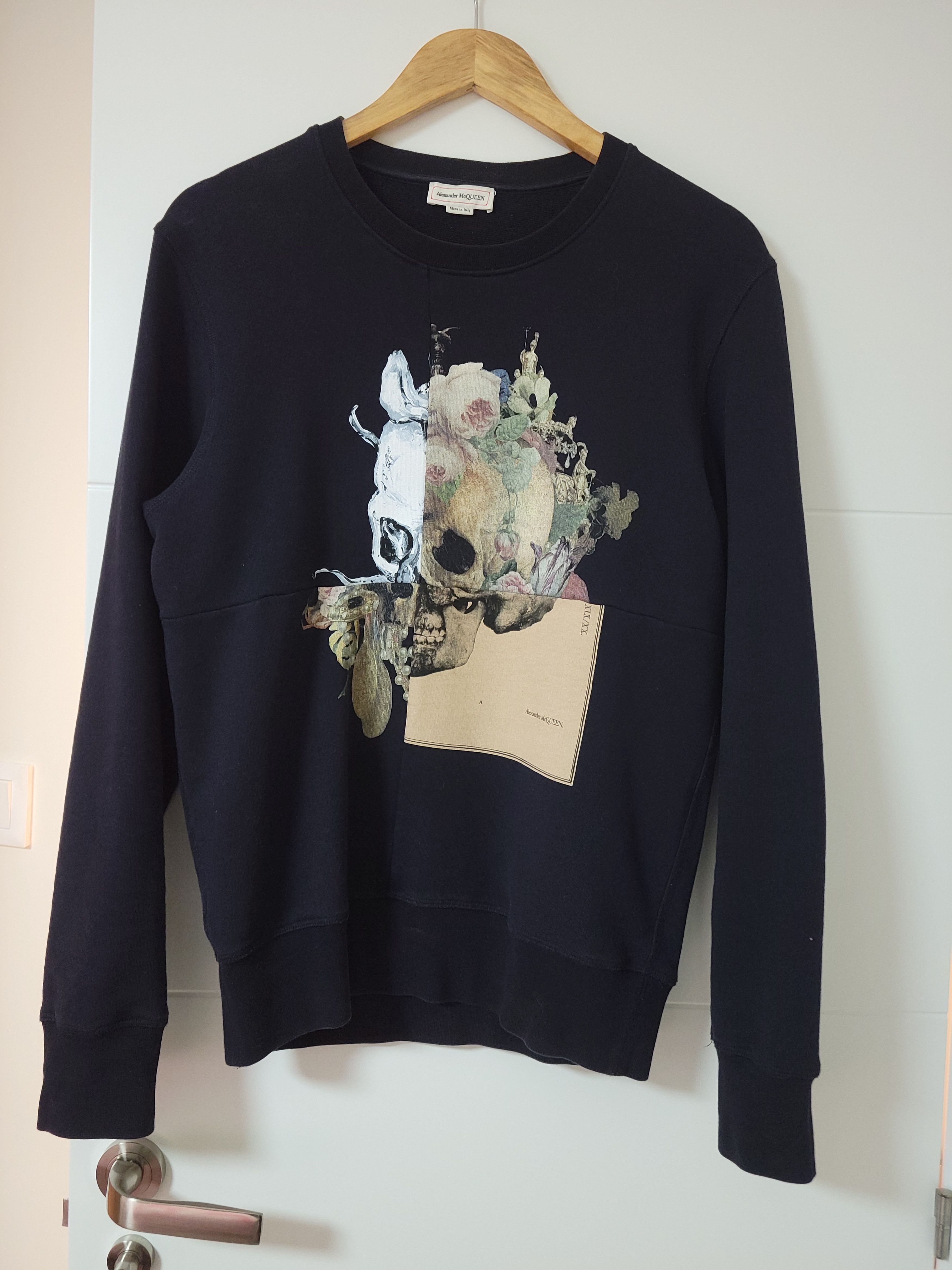 Alexander McQueen Alexander mcqueen vintage skull and flowers navy sweater Size US S / EU 44-46 / 1 - 2 Thumbnail