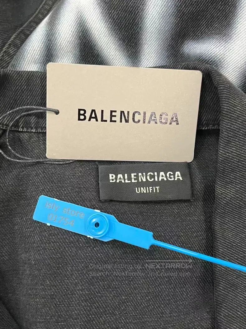 Balenciaga Balenciaga Solid Color Graffiti Single Breasted Notched La Size US S / EU 44-46 / 1 - 5 Thumbnail