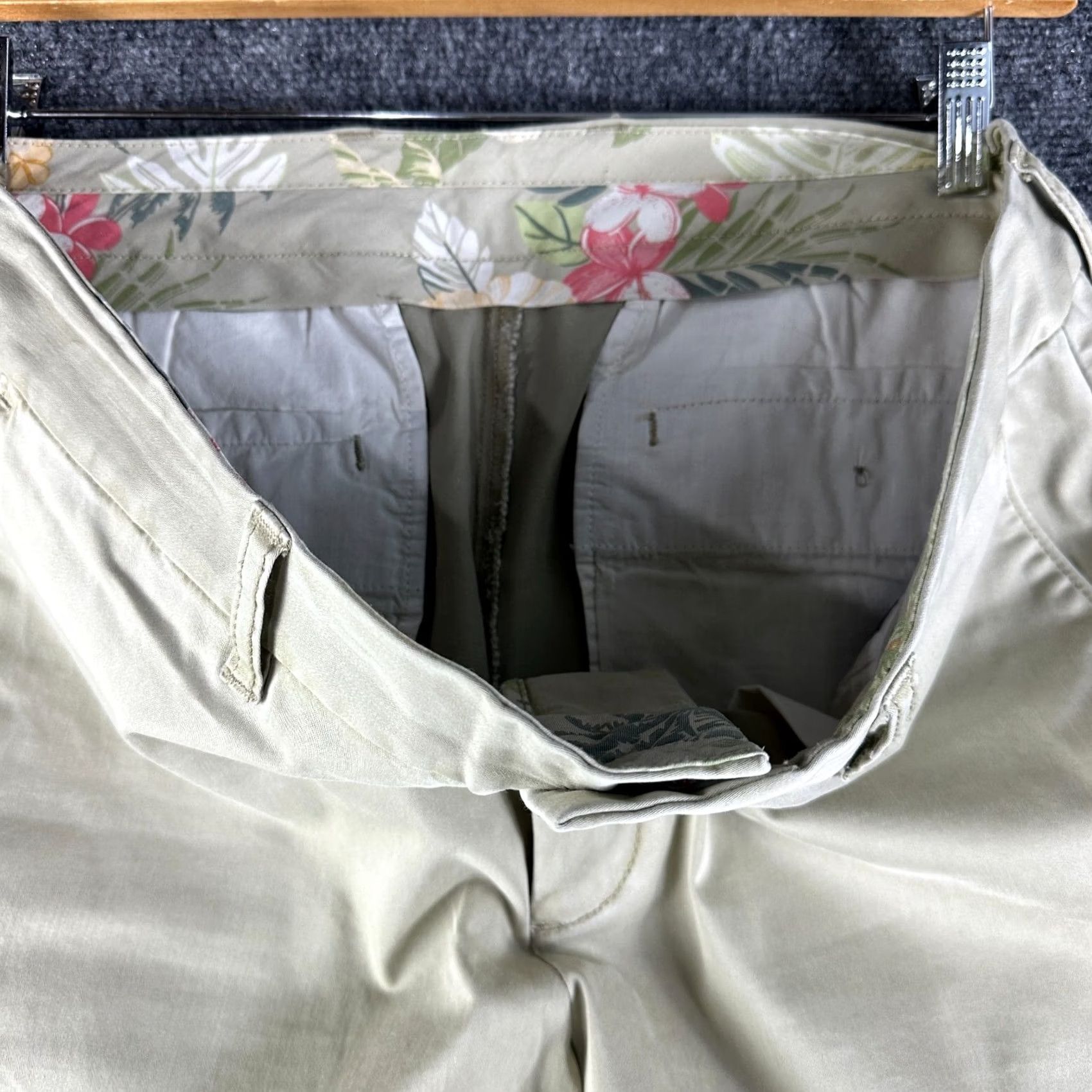 Tommy Bahama Tommy Bahama Pants Mens 35 Straight Leg Beige Chino Cotton Stretch Pockets Belt Loops Flat Front Zip Front Size US 35 - 5 Thumbnail