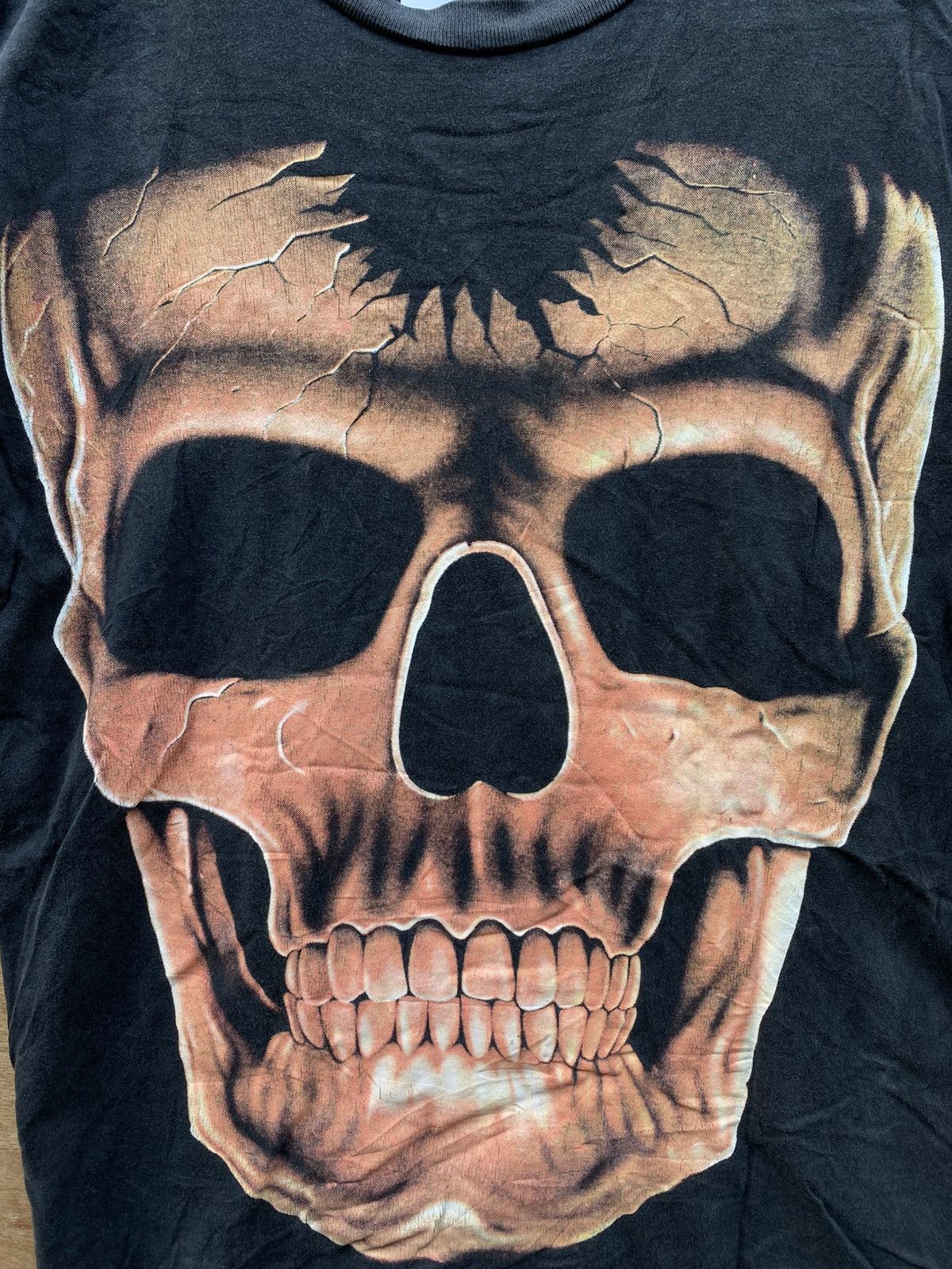 2000s y2k skull & backbone printed tshirt by title shop