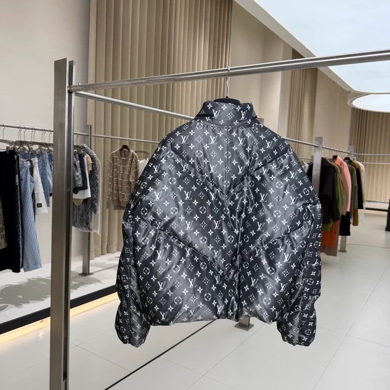 Louis Vuitton Louis Vuitton Silver Grey Full Print Down Jacket Size XS / US 0-2 / IT 36-38 - 2 Thumbnail