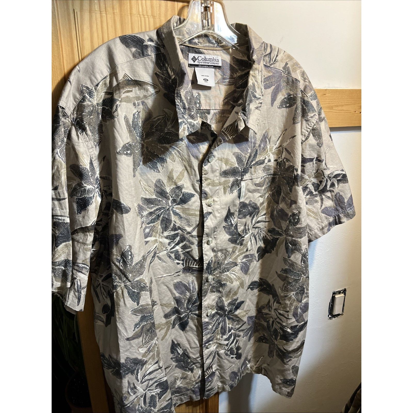 Columbia Columbia Men's Short Sleeve Casual Shirt Size XXL Gray Fish Size US XXL / EU 58 / 5 - 2 Thumbnail