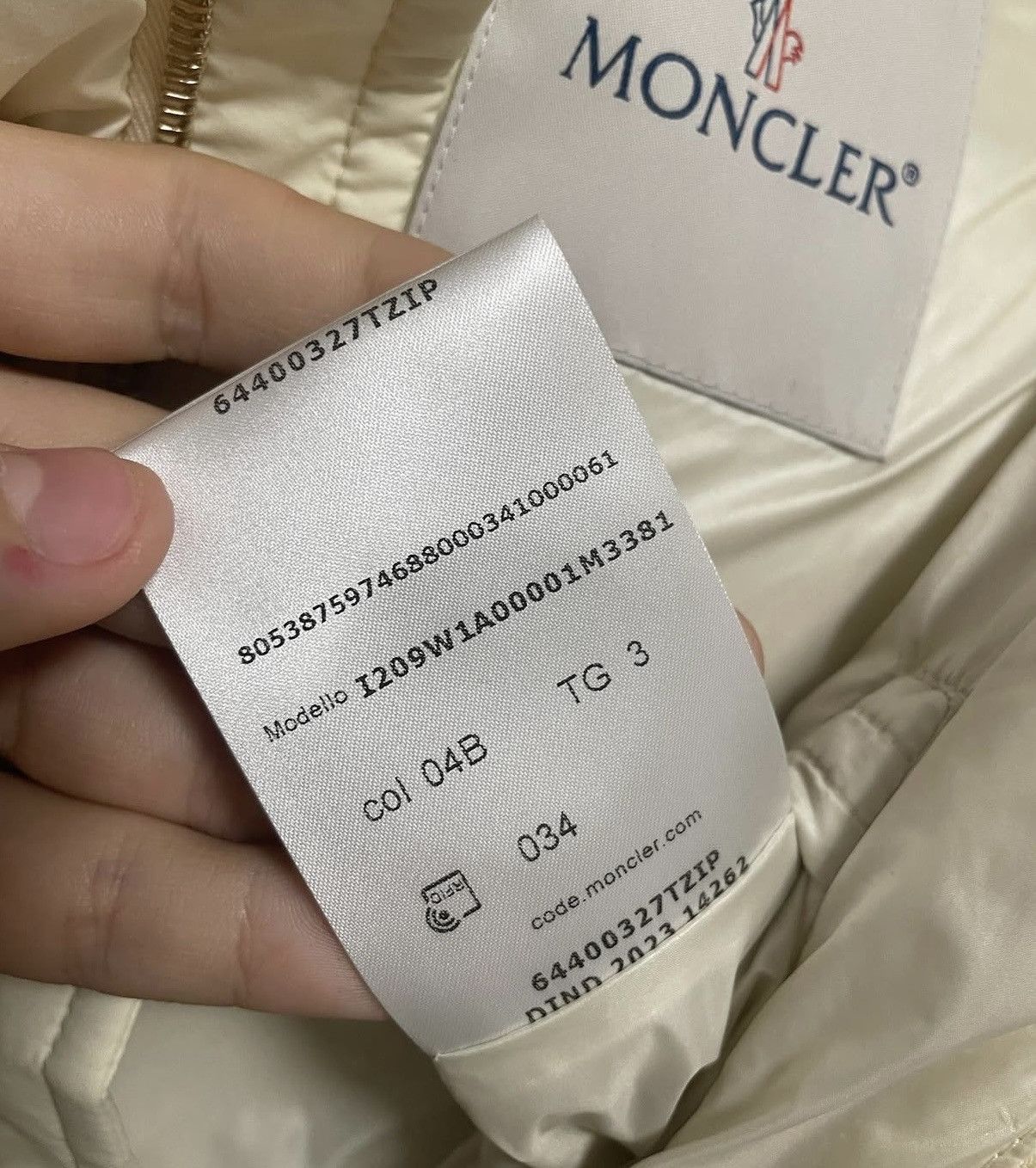 Moncler Genius Moncler Genius x Roc Nation by Jay-Z Antilla Size US M / EU 48-50 / 2 - 7 Thumbnail