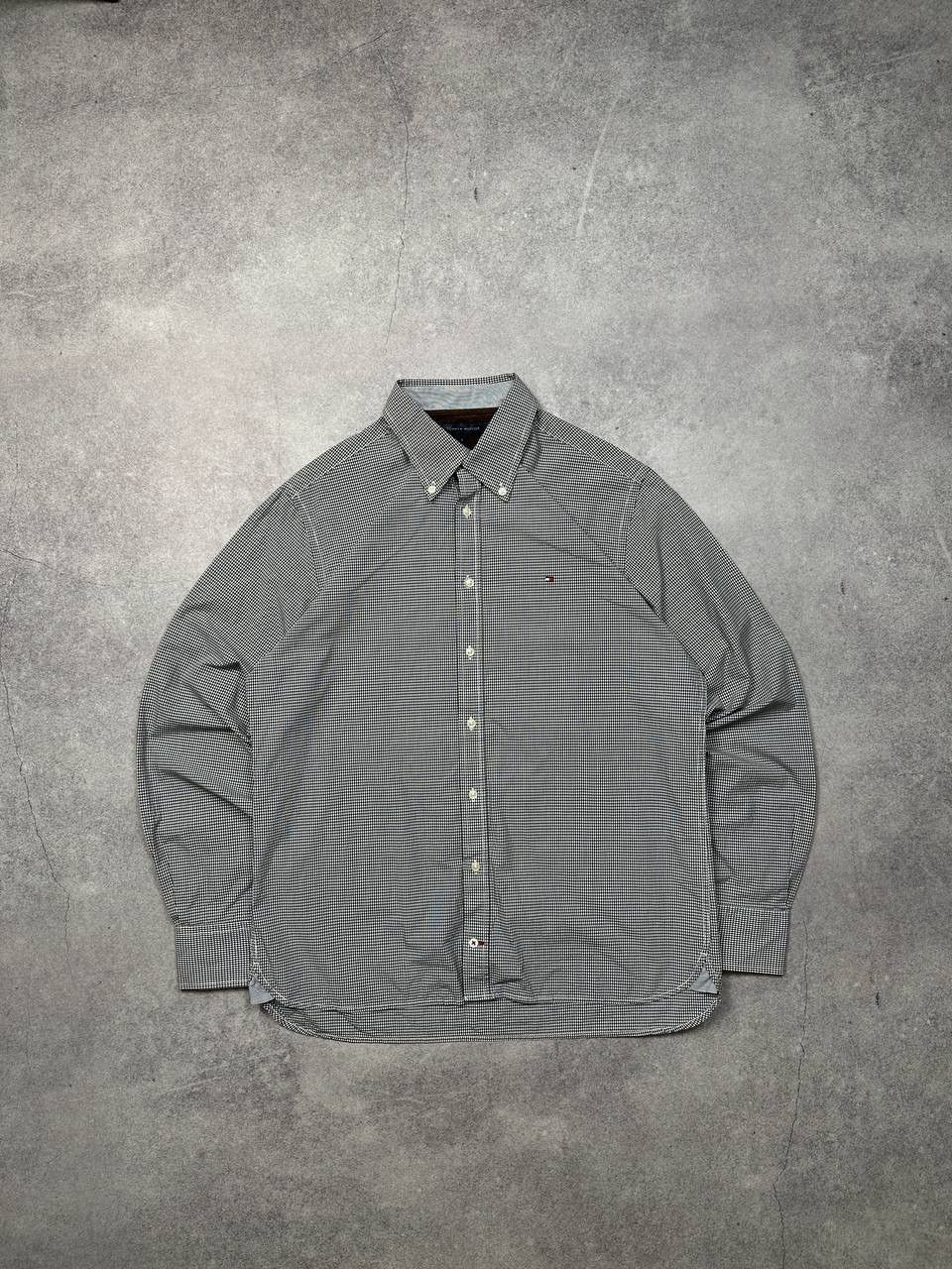 Tommy Hilfiger Vintage Tommy Hilfiger Shirt, Size L – Classic Preppy Long Size US L / EU 52-54 / 3 - 1 Thumbnail