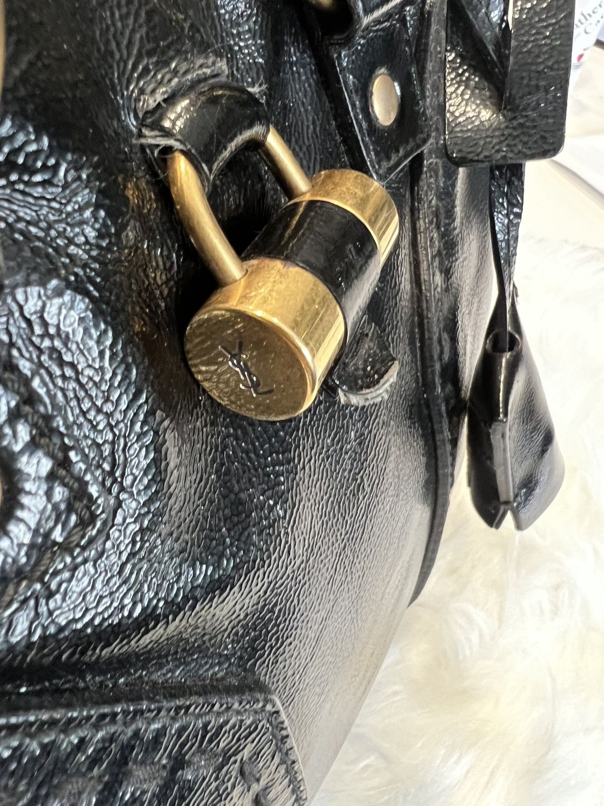 Yves Saint Laurent YSL Large Muse Bag Black Patent Leather w/ Lock & Charm Size ONE SIZE - 6 Thumbnail