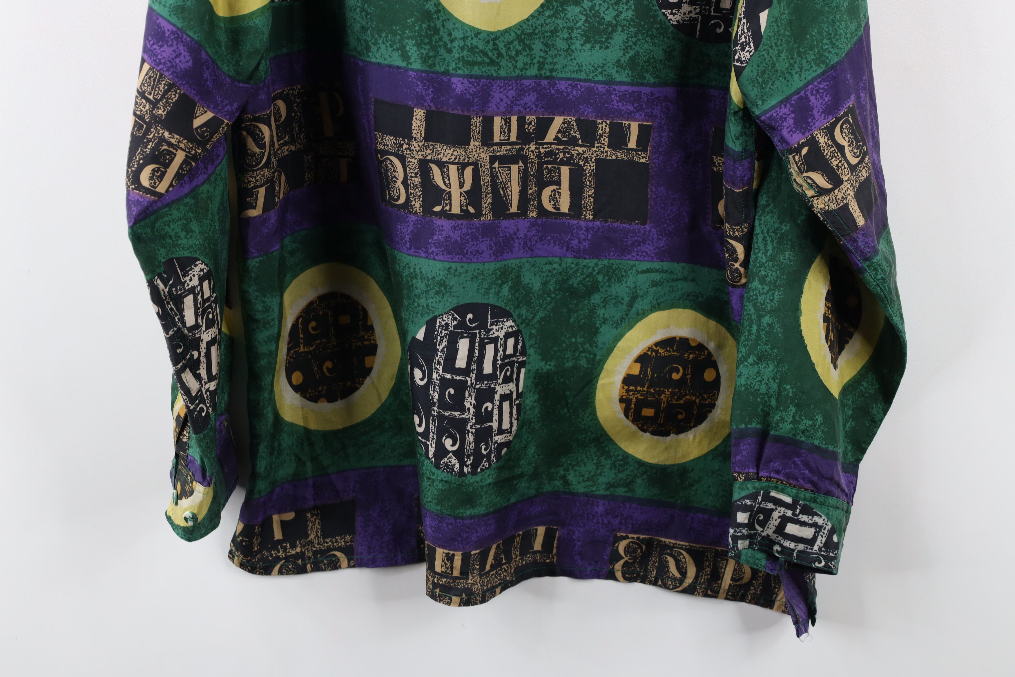 Vintage Vintage 90s Streetwear Geometric Silk Collared Button Shirt Size US M / EU 48-50 / 2 - 10 Thumbnail