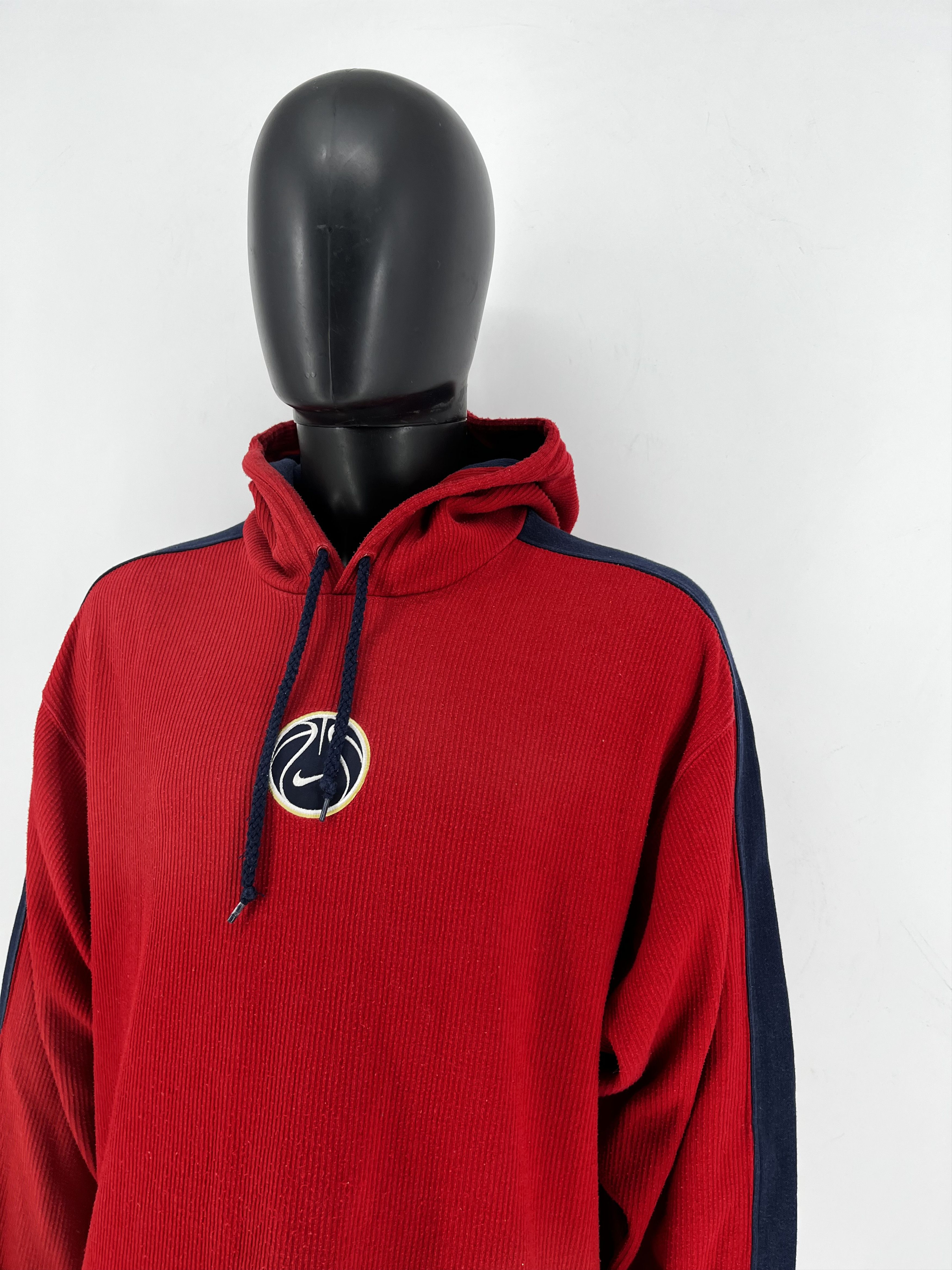 Nike Rare Vintage Nike Hoodie – Essential 2000s Streetwear (L) Size US L / EU 52-54 / 3 - 5 Thumbnail